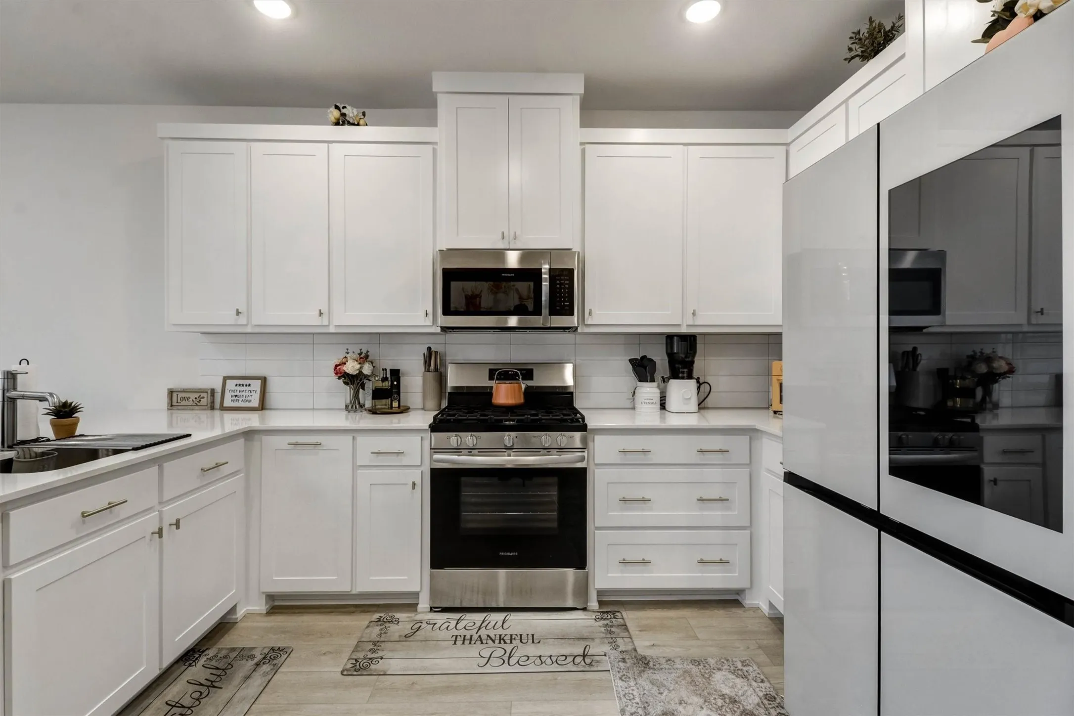 Townhouse For Rent in Dallas County , 7031 Cedar Creek Drive, Grand Prairie, Texas 75054, 2 Bedroom, 3 Bathroom, 2 Garage spaces, 1,561 Sqft, built in 2024, mls#21356897, Real Estate Agent in Grand Prairie, Homes For Rent in Dallas county, Homes For Rent in Grand Prairie, Realtor in Grand Prairie Texas, Real Estate Brokerage Independent Realty Texas, Luminita Cordes Realtor