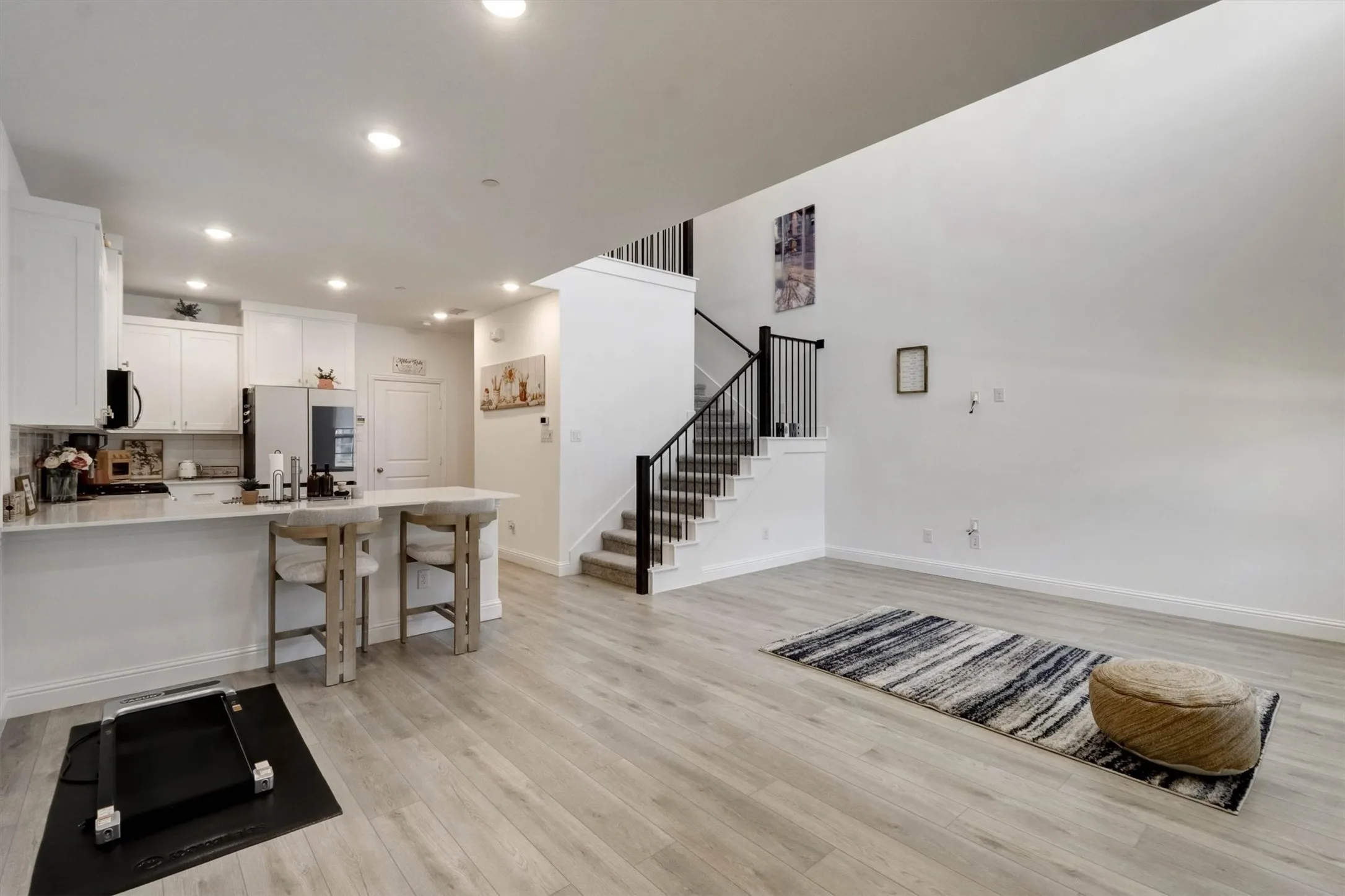 Townhouse For Rent in Dallas County , 7031 Cedar Creek Drive, Grand Prairie, Texas 75054, 2 Bedroom, 3 Bathroom, 2 Garage spaces, 1,561 Sqft, built in 2024, mls#21356897, Real Estate Agent in Grand Prairie, Homes For Rent in Dallas county, Homes For Rent in Grand Prairie, Realtor in Grand Prairie Texas, Real Estate Brokerage Independent Realty Texas, Luminita Cordes Realtor