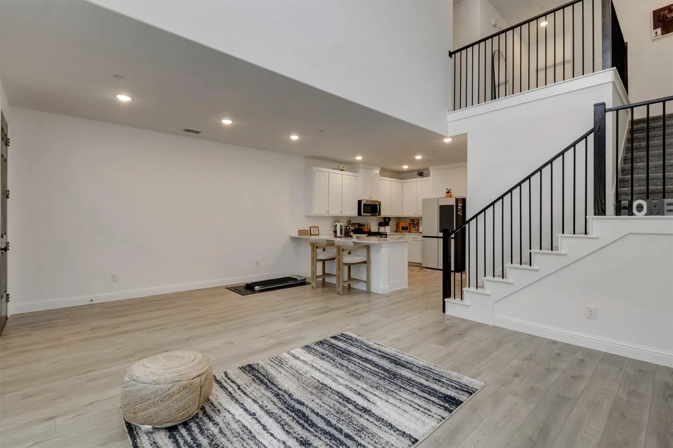 Townhouse For Rent in Dallas County , 7031 Cedar Creek Drive, Grand Prairie, Texas 75054, 2 Bedroom, 3 Bathroom, 2 Garage spaces, 1,561 Sqft, built in 2024, mls#21356897, Real Estate Agent in Grand Prairie, Homes For Rent in Dallas county, Homes For Rent in Grand Prairie, Realtor in Grand Prairie Texas, Real Estate Brokerage Independent Realty Texas, Luminita Cordes Realtor