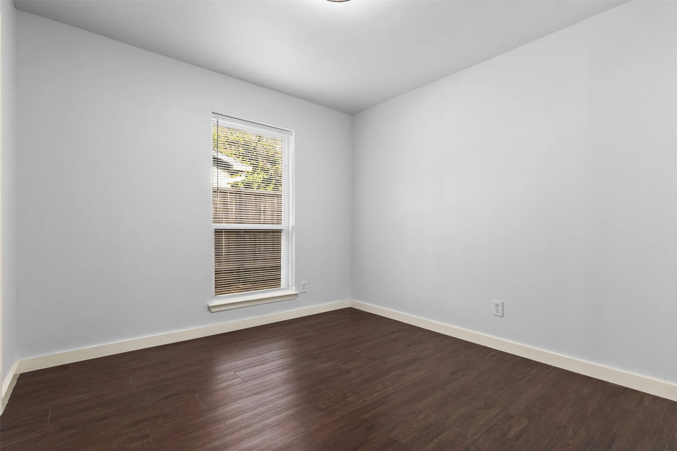 Single Family Residence For Sale in Dallas County , 1007 Elk Grove Drive, Richardson, Texas 75081, 3 Bedroom, 2 Bathroom, 2 Garage spaces, 1,695 Sqft, built in 1980, mls#21355645, Real Estate Agent in Richardson, Homes For Sale in Dallas county, Homes For Sale in Richardson, Realtor in Richardson Texas, Real Estate Brokerage Independent Realty Texas, Luminita Cordes Realtor