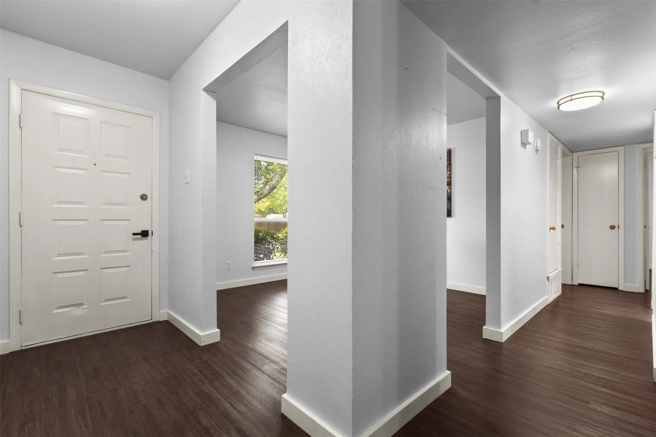 Single Family Residence For Sale in Dallas County , 1007 Elk Grove Drive, Richardson, Texas 75081, 3 Bedroom, 2 Bathroom, 2 Garage spaces, 1,695 Sqft, built in 1980, mls#21355645, Real Estate Agent in Richardson, Homes For Sale in Dallas county, Homes For Sale in Richardson, Realtor in Richardson Texas, Real Estate Brokerage Independent Realty Texas, Luminita Cordes Realtor