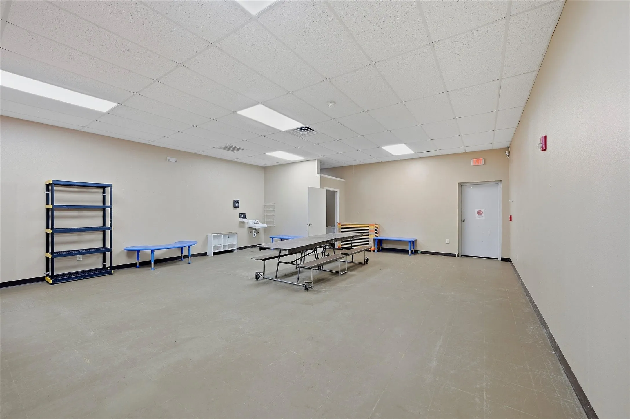 Warehouse For Sale in Grayson County , 920 Heritage Parkway, Sherman, Texas 75092, 0, 0, Garage spaces, 0 Sqft, built in 1998, Price $1,500,000, mls#21356026, Real Estate Agent in Sherman, Homes For Sale in Grayson county, Homes For Sale in Sherman, Realtor in Sherman Texas, Real Estate Brokerage Independent Realty Texas, Luminita Cordes Realtor