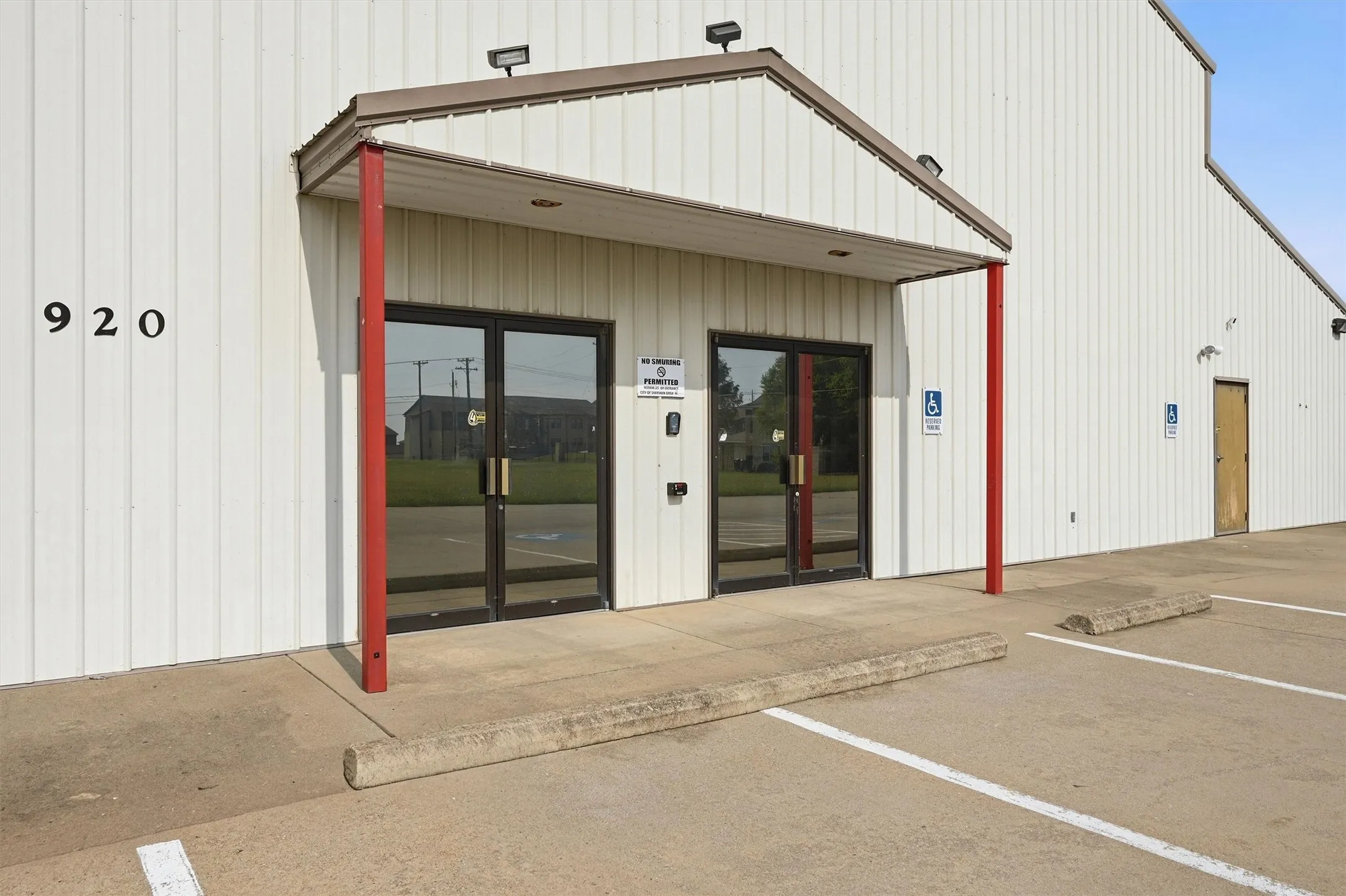 Warehouse For Sale in Grayson County , 920 Heritage Parkway, Sherman, Texas 75092, 0, 0, Garage spaces, 0 Sqft, built in 1998, Price $1,500,000, mls#21356026, Real Estate Agent in Sherman, Homes For Sale in Grayson county, Homes For Sale in Sherman, Realtor in Sherman Texas, Real Estate Brokerage Independent Realty Texas, Luminita Cordes Realtor