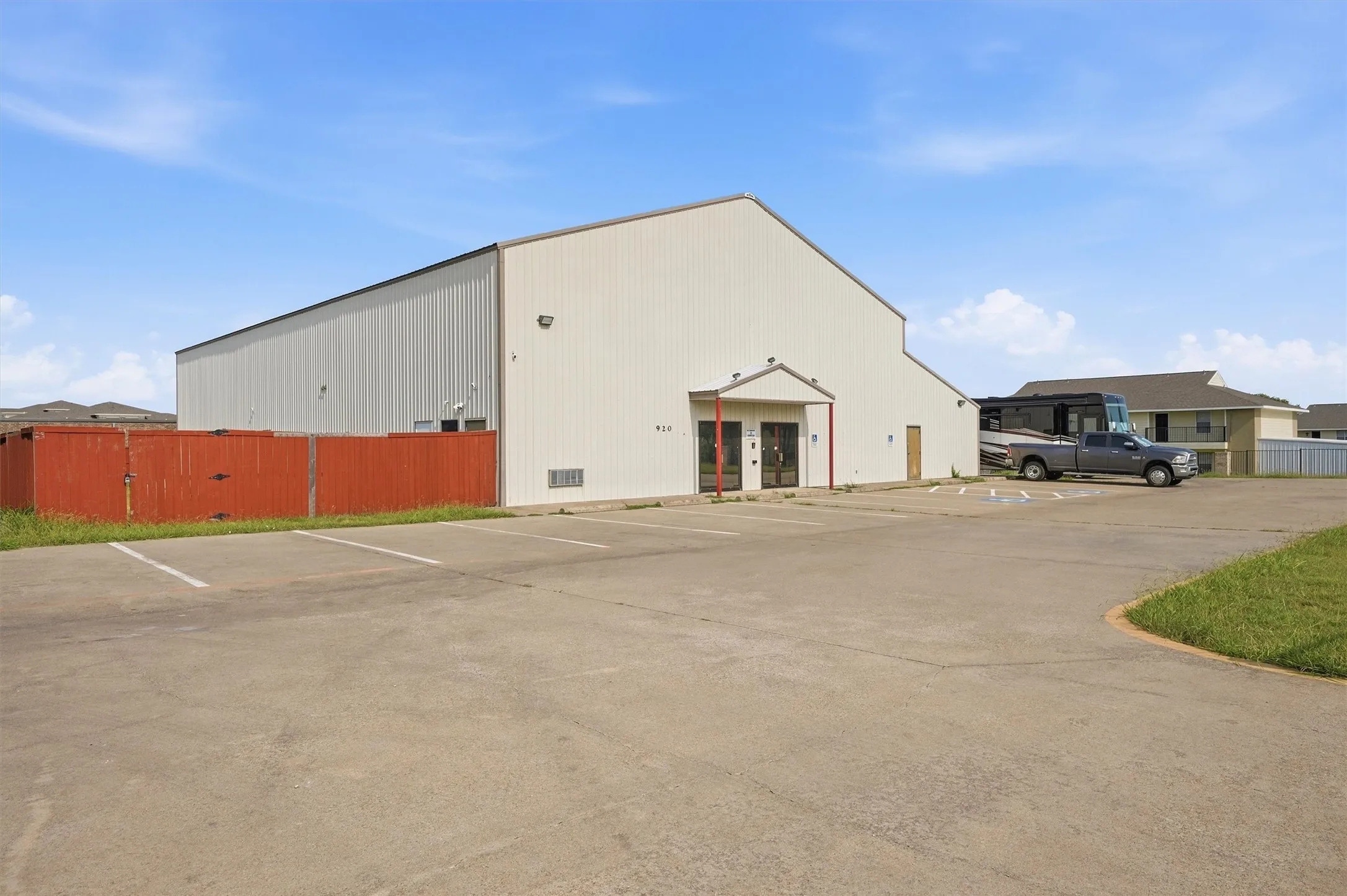 Warehouse For Sale in Grayson County , 920 Heritage Parkway, Sherman, Texas 75092, 0, 0, Garage spaces, 0 Sqft, built in 1998, Price $1,500,000, mls#21356026, Real Estate Agent in Sherman, Homes For Sale in Grayson county, Homes For Sale in Sherman, Realtor in Sherman Texas, Real Estate Brokerage Independent Realty Texas, Luminita Cordes Realtor