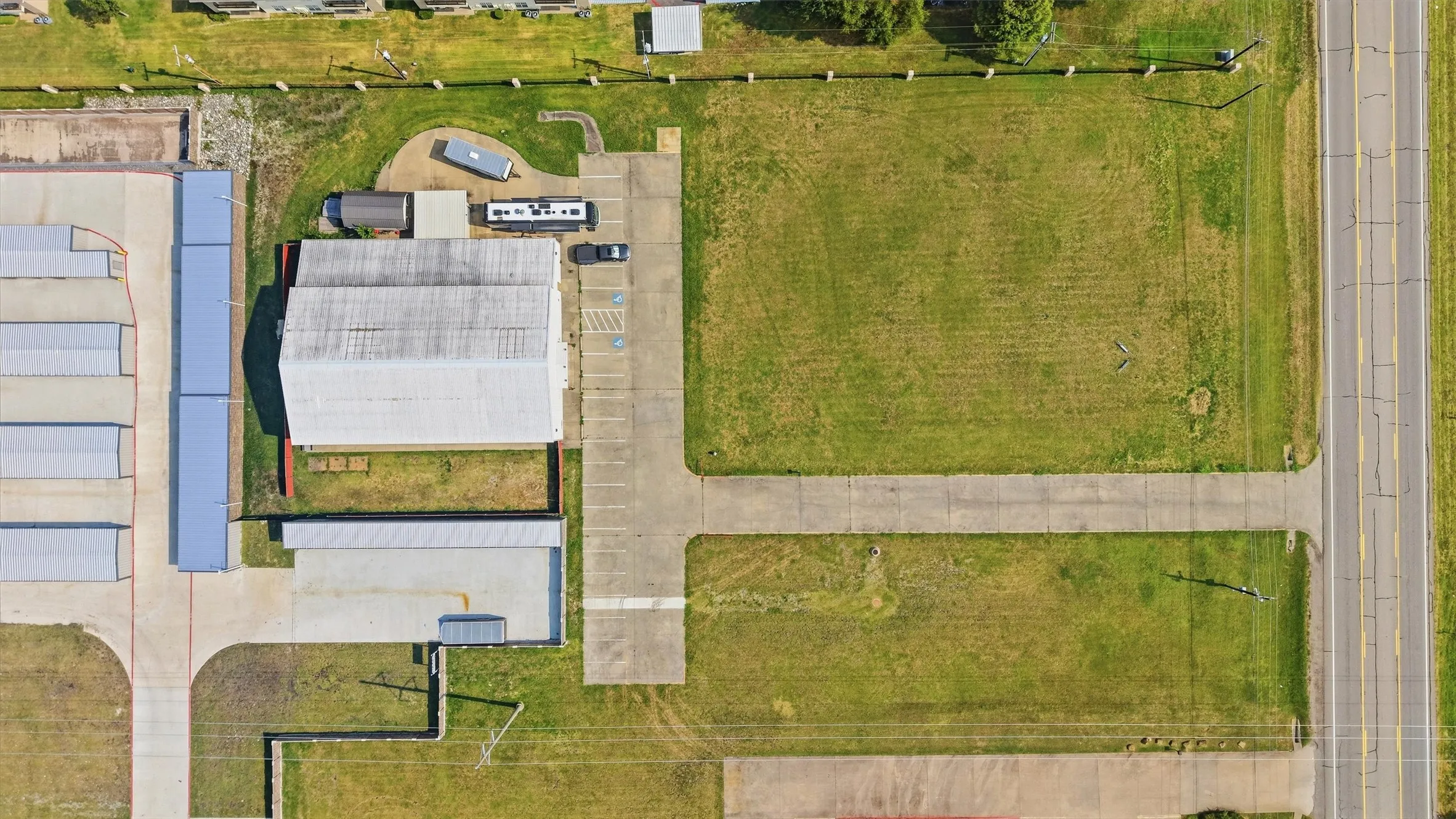 Warehouse For Sale in Grayson County , 920 Heritage Parkway, Sherman, Texas 75092, 0, 0, Garage spaces, 0 Sqft, built in 1998, Price $1,500,000, mls#21356026, Real Estate Agent in Sherman, Homes For Sale in Grayson county, Homes For Sale in Sherman, Realtor in Sherman Texas, Real Estate Brokerage Independent Realty Texas, Luminita Cordes Realtor