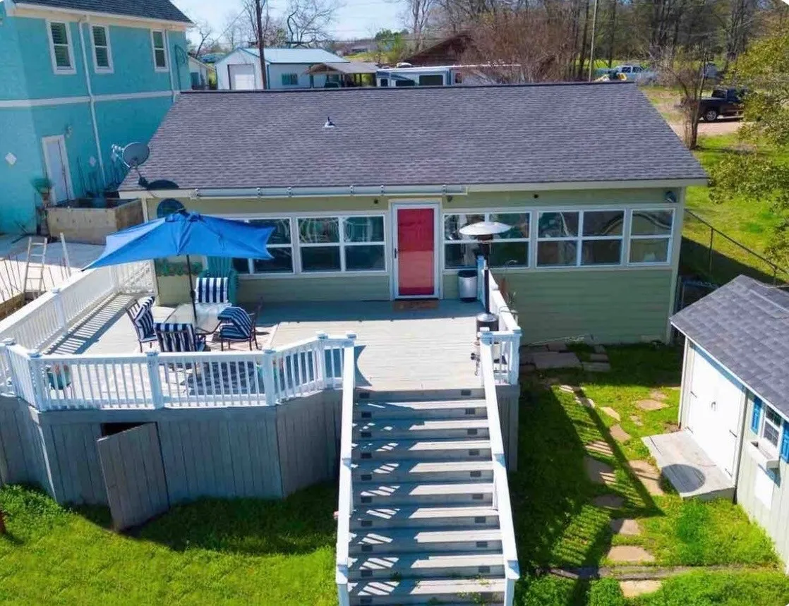 Single Family Residence For Rent in Henderson County , 224 Pinoak Drive, Mabank, Texas 75156, 2 Bedroom, 2 Bathroom, Garage spaces, 1,188 Sqft, built in 1982, mls#21355780, Real Estate Agent in Mabank, Homes For Rent in Henderson county, Homes For Rent in Mabank, Realtor in Mabank Texas, Real Estate Brokerage Independent Realty Texas, Luminita Cordes Realtor