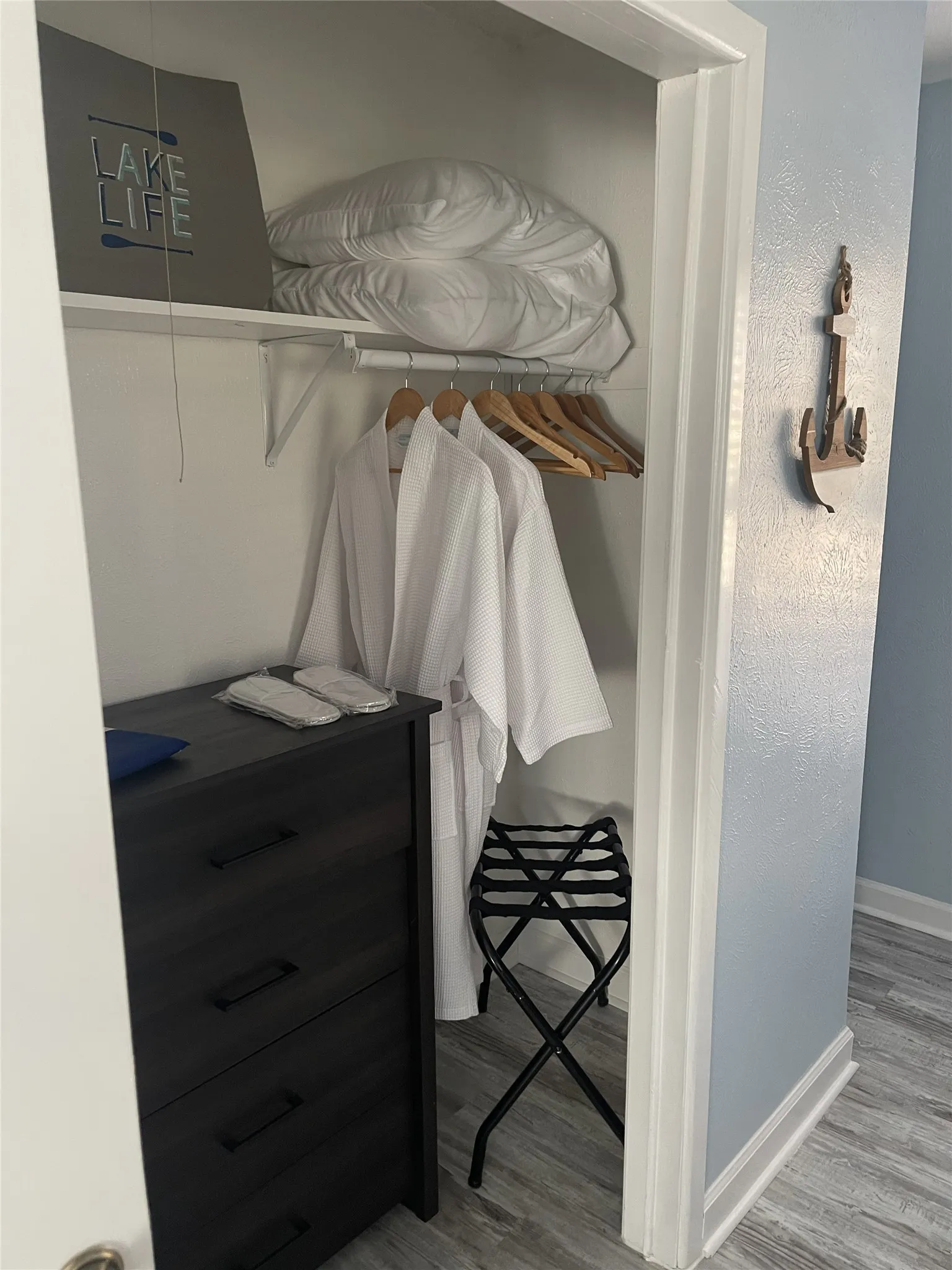 Single Family Residence For Rent in Henderson County , 224 Pinoak Drive, Mabank, Texas 75156, 2 Bedroom, 2 Bathroom, Garage spaces, 1,188 Sqft, built in 1982, mls#21355780, Real Estate Agent in Mabank, Homes For Rent in Henderson county, Homes For Rent in Mabank, Realtor in Mabank Texas, Real Estate Brokerage Independent Realty Texas, Luminita Cordes Realtor