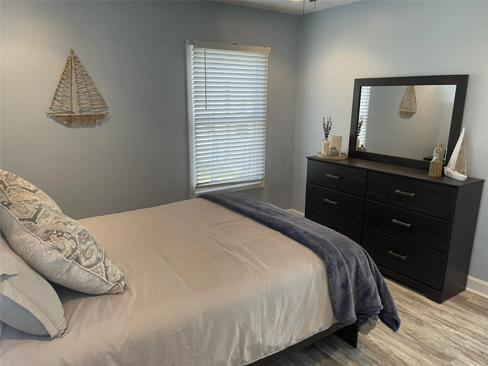 Single Family Residence For Rent in Henderson County , 224 Pinoak Drive, Mabank, Texas 75156, 2 Bedroom, 2 Bathroom, Garage spaces, 1,188 Sqft, built in 1982, mls#21355780, Real Estate Agent in Mabank, Homes For Rent in Henderson county, Homes For Rent in Mabank, Realtor in Mabank Texas, Real Estate Brokerage Independent Realty Texas, Luminita Cordes Realtor