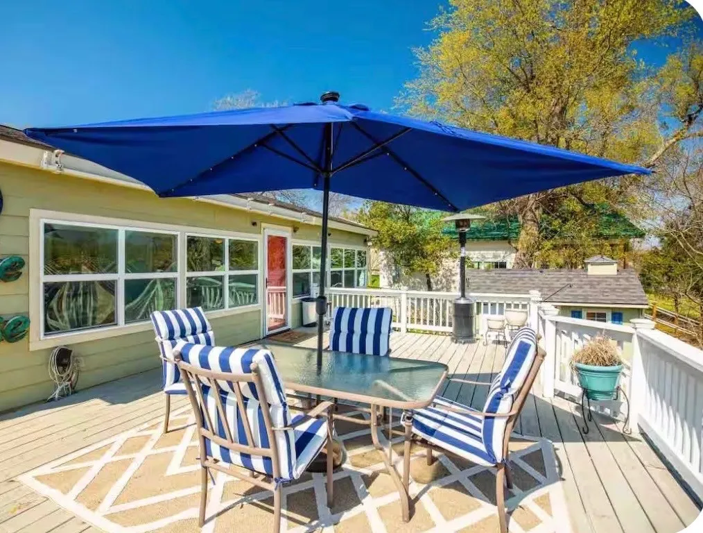 Single Family Residence For Rent in Henderson County , 224 Pinoak Drive, Mabank, Texas 75156, 2 Bedroom, 2 Bathroom, Garage spaces, 1,188 Sqft, built in 1982, mls#21355780, Real Estate Agent in Mabank, Homes For Rent in Henderson county, Homes For Rent in Mabank, Realtor in Mabank Texas, Real Estate Brokerage Independent Realty Texas, Luminita Cordes Realtor