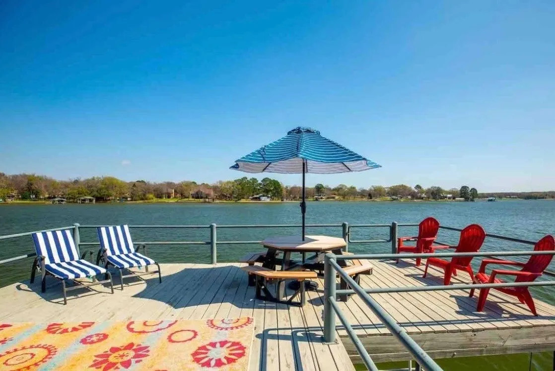 Single Family Residence For Rent in Henderson County , 224 Pinoak Drive, Mabank, Texas 75156, 2 Bedroom, 2 Bathroom, Garage spaces, 1,188 Sqft, built in 1982, mls#21355780, Real Estate Agent in Mabank, Homes For Rent in Henderson county, Homes For Rent in Mabank, Realtor in Mabank Texas, Real Estate Brokerage Independent Realty Texas, Luminita Cordes Realtor