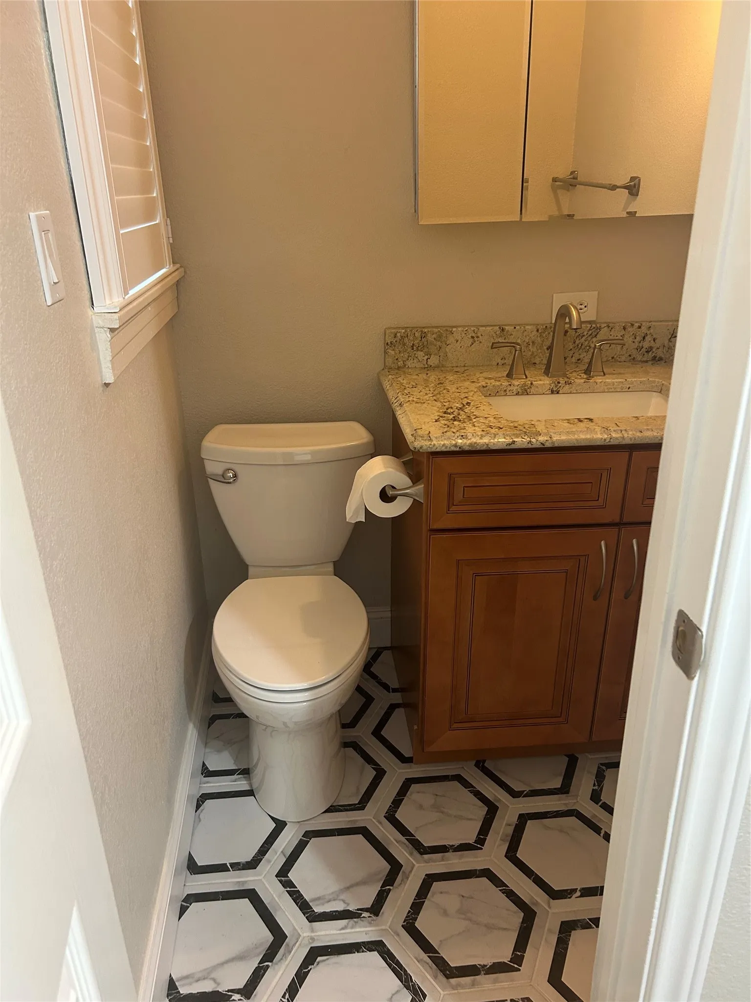Single Family Residence For Sale in Young County , 407 W Hamilton Street, Olney, Texas 76374, 3 Bedroom, 2 Bathroom, 2 Garage spaces, 1,442 Sqft, built in 1955, Price $289,000, mls#21356936, Real Estate Agent in Olney, Homes For Sale in Young county, Homes For Sale in Olney, Realtor in Olney Texas, Real Estate Brokerage Independent Realty Texas, Luminita Cordes Realtor