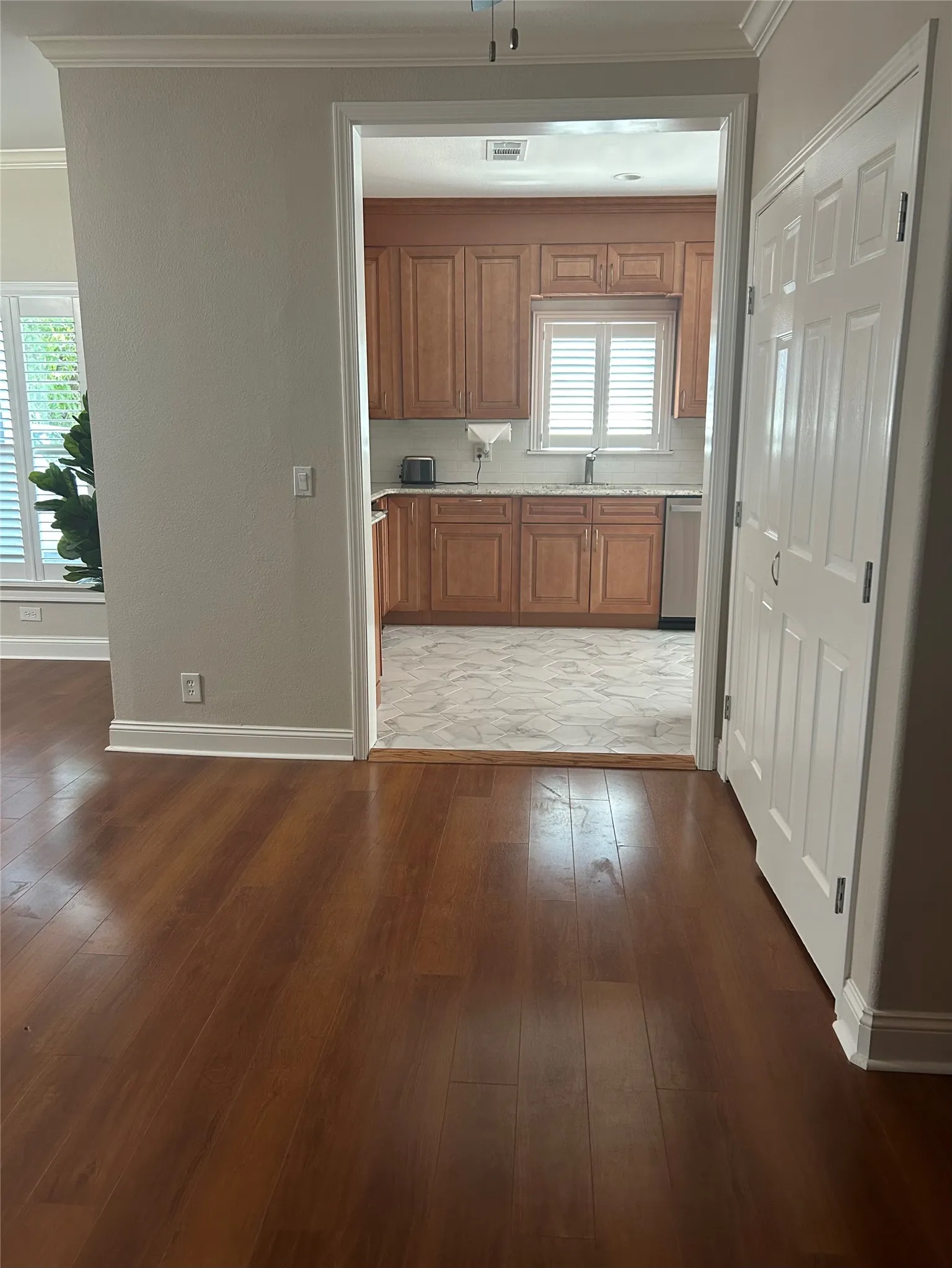 Single Family Residence For Sale in Young County , 407 W Hamilton Street, Olney, Texas 76374, 3 Bedroom, 2 Bathroom, 2 Garage spaces, 1,442 Sqft, built in 1955, Price $289,000, mls#21356936, Real Estate Agent in Olney, Homes For Sale in Young county, Homes For Sale in Olney, Realtor in Olney Texas, Real Estate Brokerage Independent Realty Texas, Luminita Cordes Realtor
