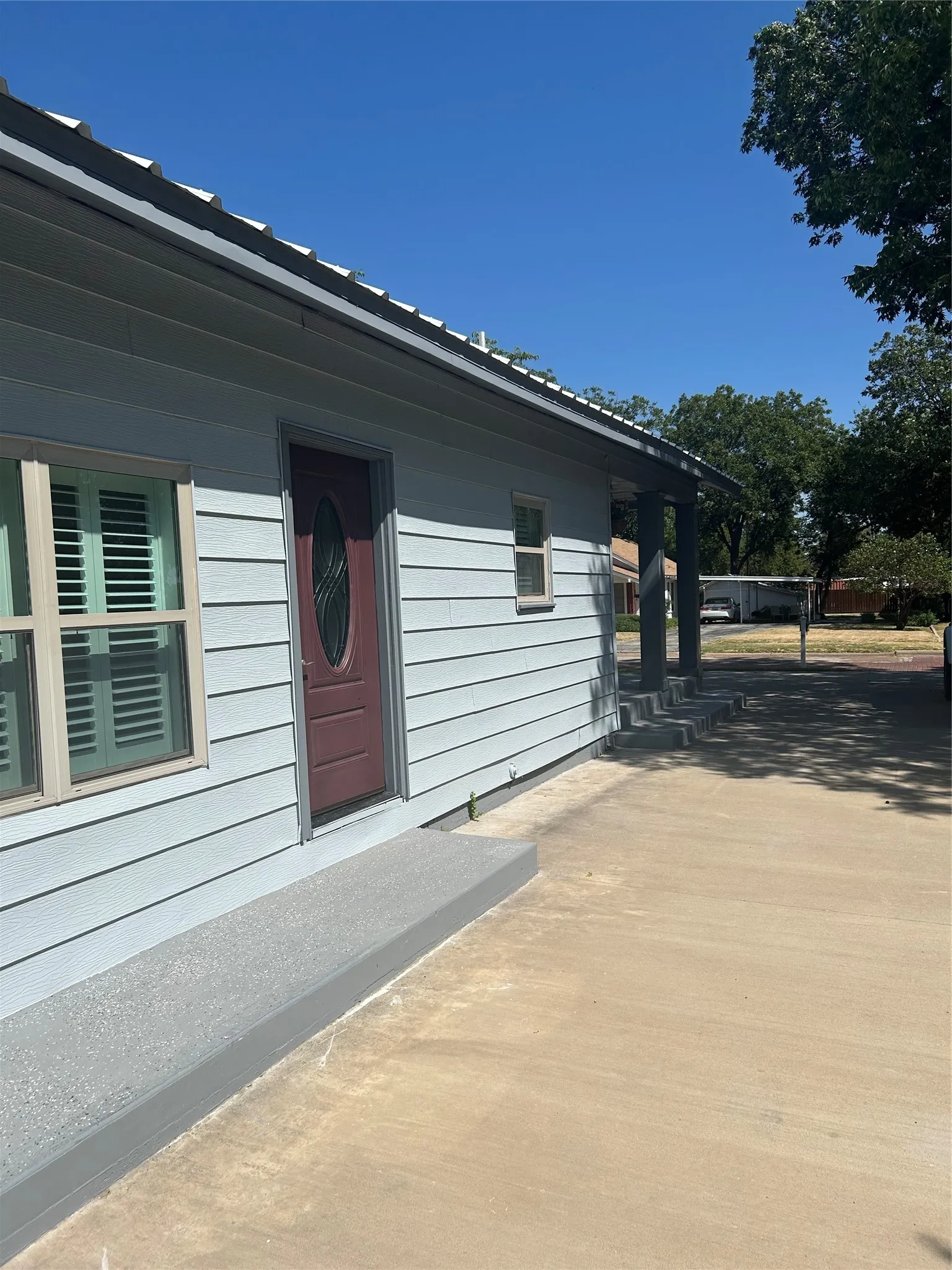 Single Family Residence For Sale in Young County , 407 W Hamilton Street, Olney, Texas 76374, 3 Bedroom, 2 Bathroom, 2 Garage spaces, 1,442 Sqft, built in 1955, Price $289,000, mls#21356936, Real Estate Agent in Olney, Homes For Sale in Young county, Homes For Sale in Olney, Realtor in Olney Texas, Real Estate Brokerage Independent Realty Texas, Luminita Cordes Realtor