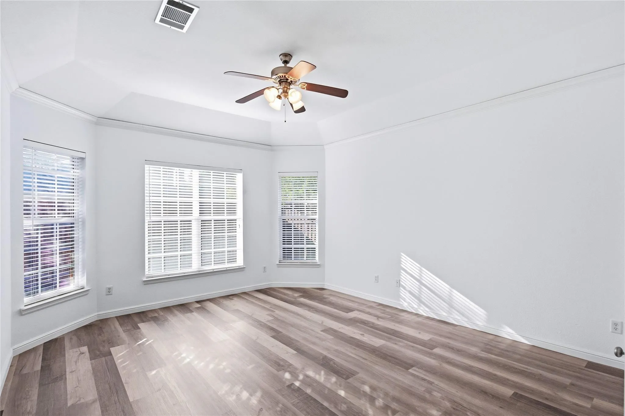 Single Family Residence For Sale in Collin County , 1009 Muir Woods Drive, Allen, Texas 75002, 4 Bedroom, 2 Bathroom, 2 Garage spaces, 2,318 Sqft, built in 2003, mls#21356565, Real Estate Agent in Allen, Homes For Sale in Collin county, Homes For Sale in Allen, Realtor in Allen Texas, Real Estate Brokerage Independent Realty Texas, Luminita Cordes Realtor