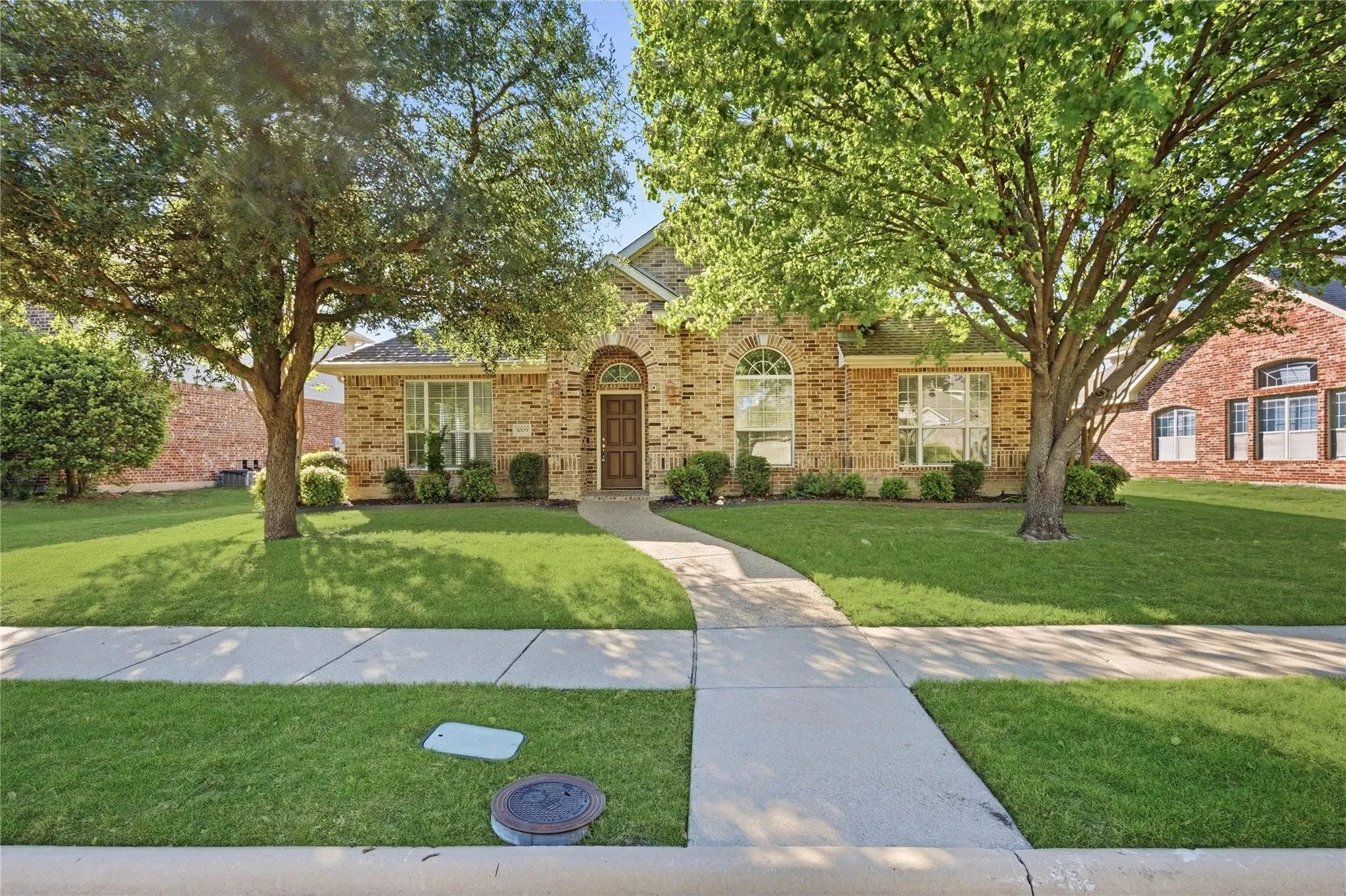 Single Family Residence For Sale in Collin County , 1009 Muir Woods Drive, Allen, Texas 75002, 4 Bedroom, 2 Bathroom, 2 Garage spaces, 2,318 Sqft, built in 2003, mls#21356565, Real Estate Agent in Allen, Homes For Sale in Collin county, Homes For Sale in Allen, Realtor in Allen Texas, Real Estate Brokerage Independent Realty Texas, Luminita Cordes Realtor