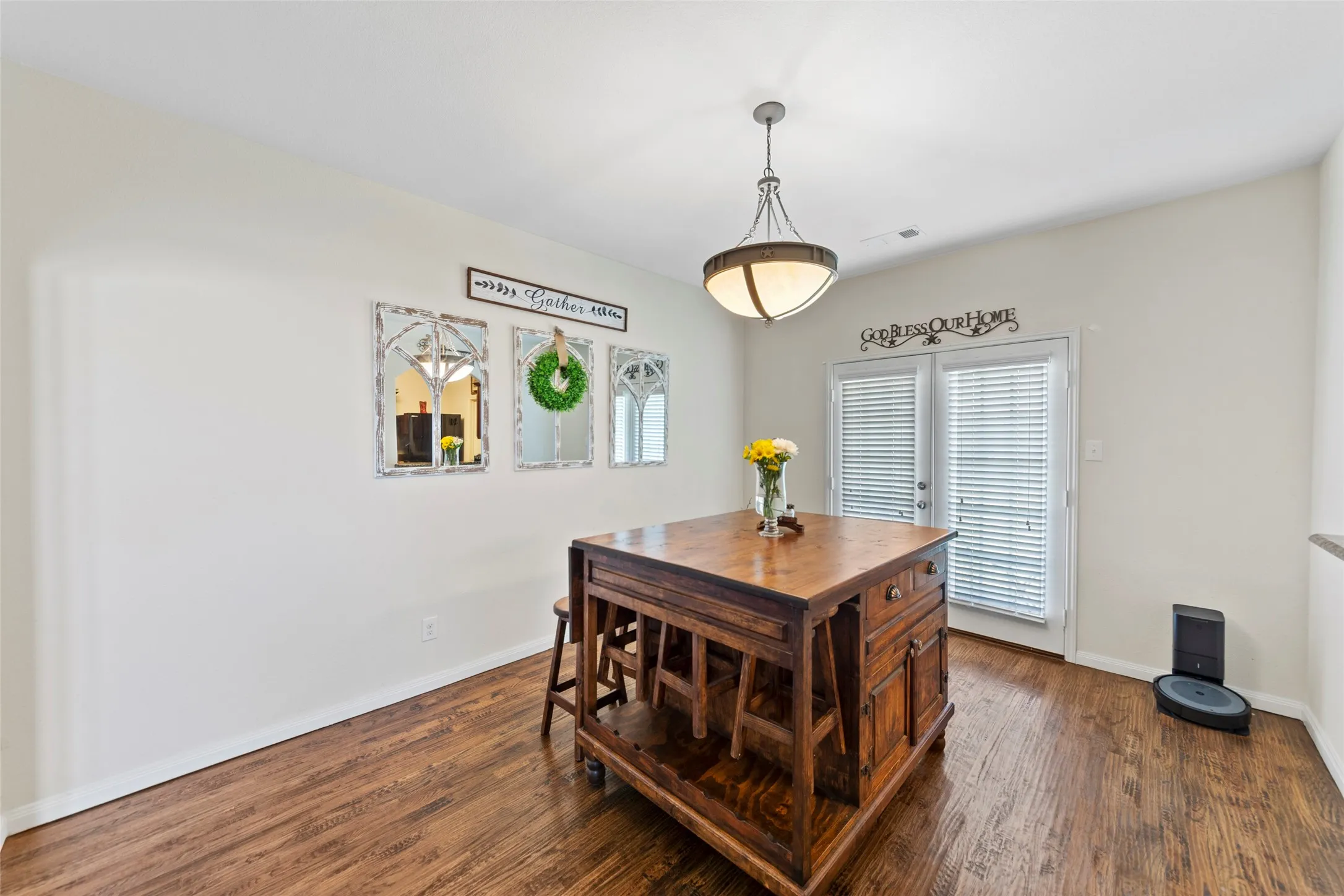 Single Family Residence For Rent in Collin County , 201 Mill Street, Anna, Texas 75409, 4 Bedroom, 2 Bathroom, 2 Garage spaces, 2,095 Sqft, built in 2013, mls#21356939, Real Estate Agent in Anna, Homes For Rent in Collin county, Homes For Rent in Anna, Realtor in Anna Texas, Real Estate Brokerage Independent Realty Texas, Luminita Cordes Realtor