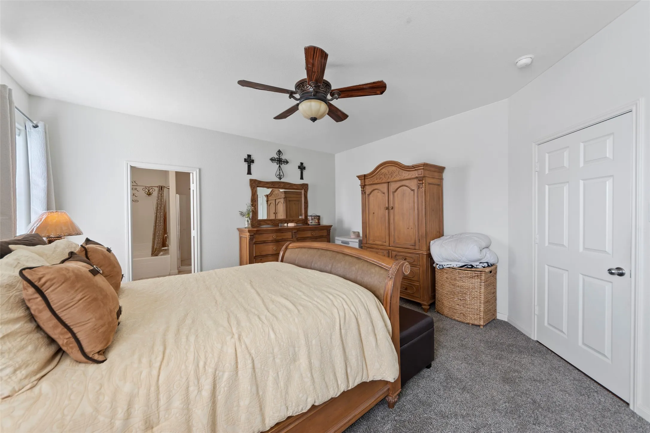 Single Family Residence For Rent in Collin County , 201 Mill Street, Anna, Texas 75409, 4 Bedroom, 2 Bathroom, 2 Garage spaces, 2,095 Sqft, built in 2013, mls#21356939, Real Estate Agent in Anna, Homes For Rent in Collin county, Homes For Rent in Anna, Realtor in Anna Texas, Real Estate Brokerage Independent Realty Texas, Luminita Cordes Realtor