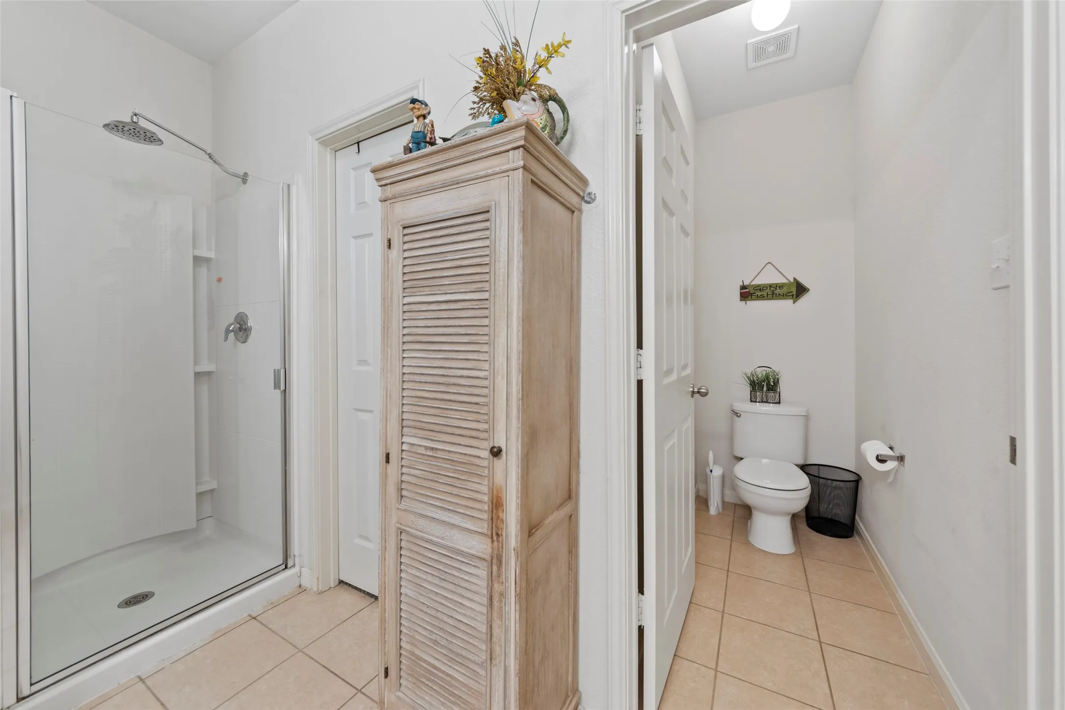 Single Family Residence For Rent in Collin County , 201 Mill Street, Anna, Texas 75409, 4 Bedroom, 2 Bathroom, 2 Garage spaces, 2,095 Sqft, built in 2013, mls#21356939, Real Estate Agent in Anna, Homes For Rent in Collin county, Homes For Rent in Anna, Realtor in Anna Texas, Real Estate Brokerage Independent Realty Texas, Luminita Cordes Realtor
