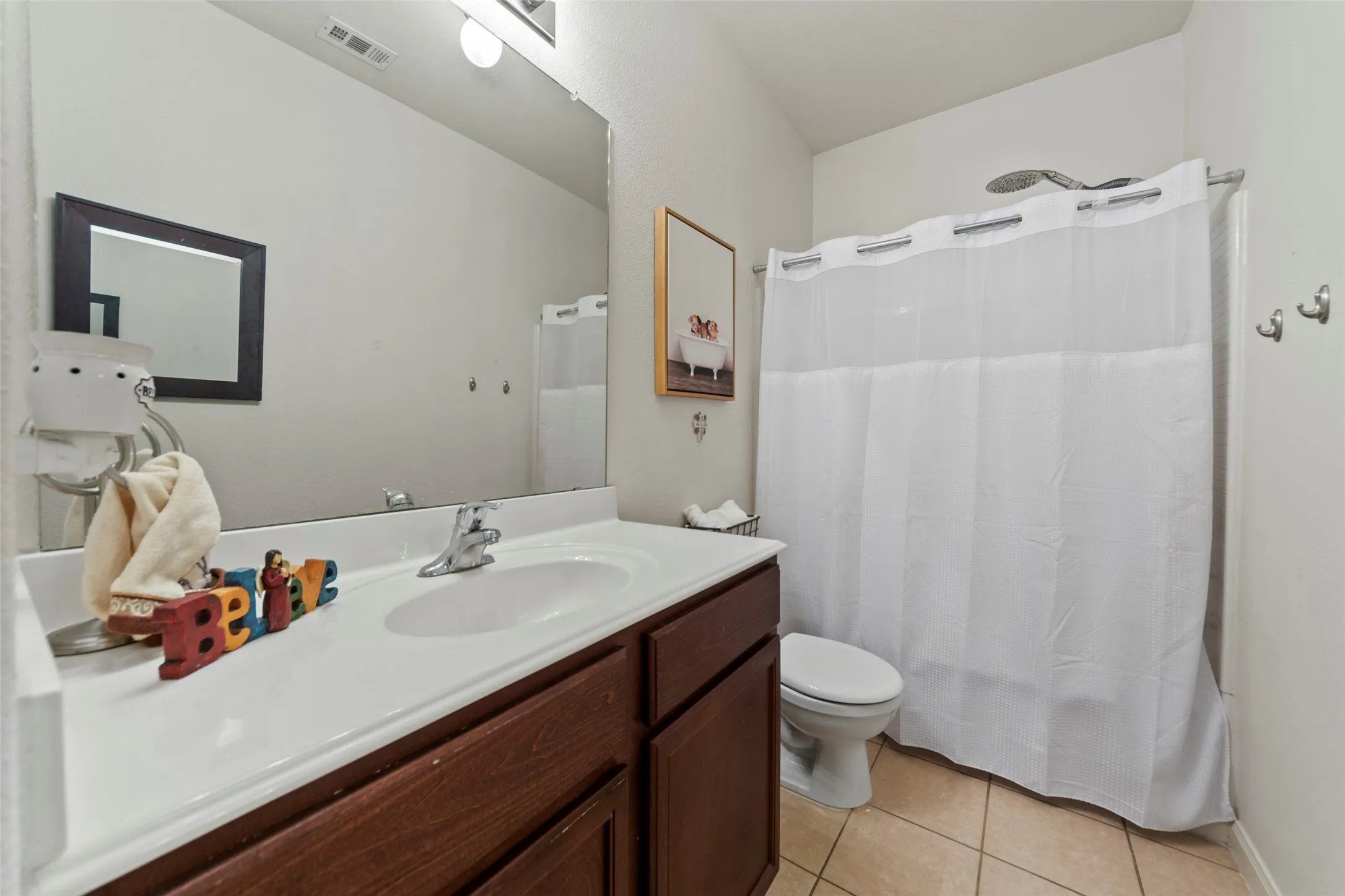 Single Family Residence For Rent in Collin County , 201 Mill Street, Anna, Texas 75409, 4 Bedroom, 2 Bathroom, 2 Garage spaces, 2,095 Sqft, built in 2013, mls#21356939, Real Estate Agent in Anna, Homes For Rent in Collin county, Homes For Rent in Anna, Realtor in Anna Texas, Real Estate Brokerage Independent Realty Texas, Luminita Cordes Realtor