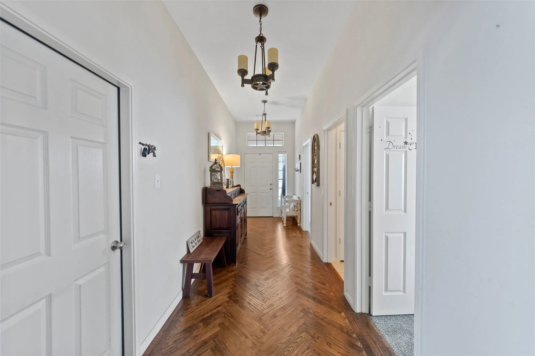Single Family Residence For Rent in Collin County , 201 Mill Street, Anna, Texas 75409, 4 Bedroom, 2 Bathroom, 2 Garage spaces, 2,095 Sqft, built in 2013, mls#21356939, Real Estate Agent in Anna, Homes For Rent in Collin county, Homes For Rent in Anna, Realtor in Anna Texas, Real Estate Brokerage Independent Realty Texas, Luminita Cordes Realtor