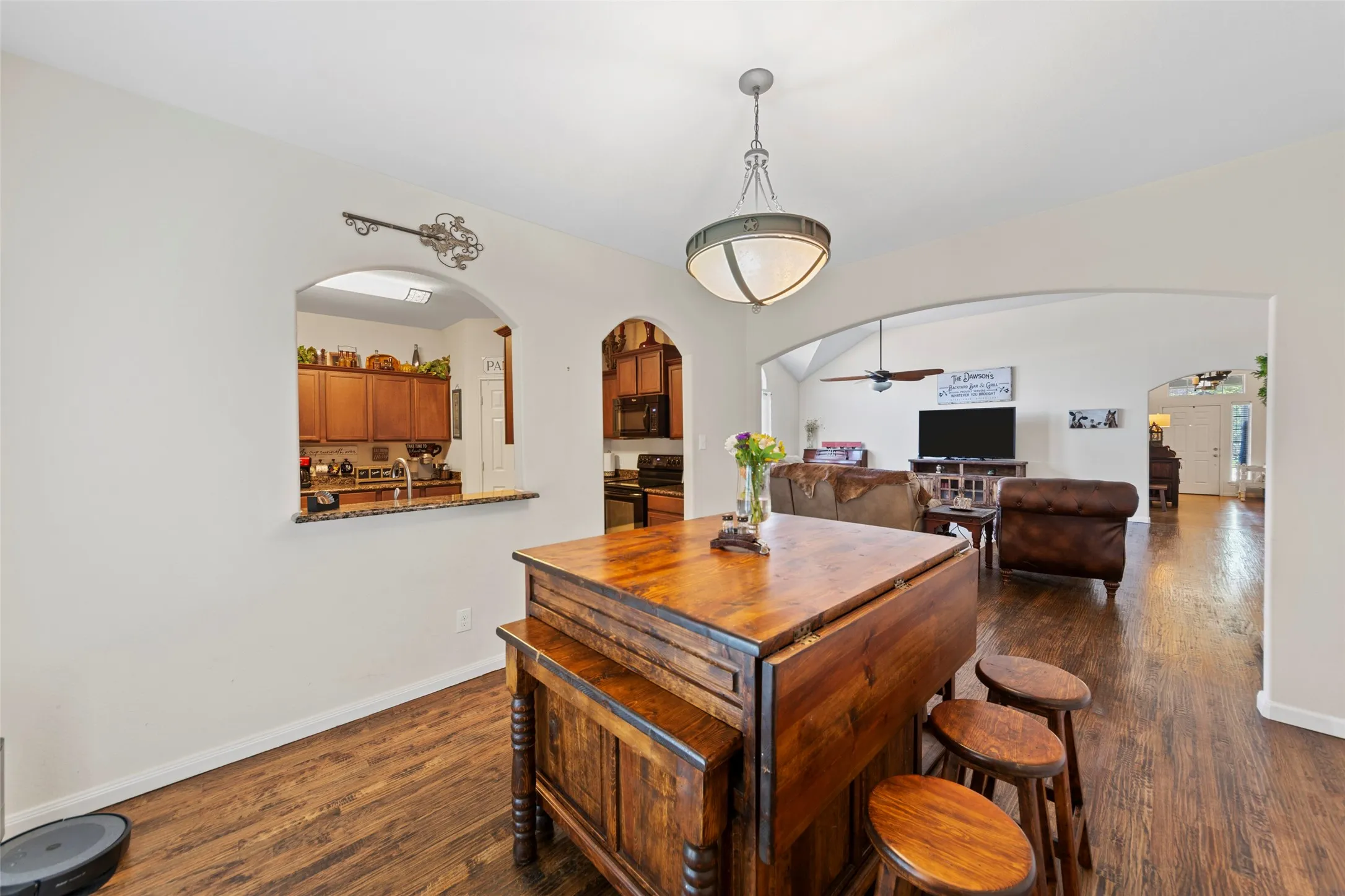 Single Family Residence For Rent in Collin County , 201 Mill Street, Anna, Texas 75409, 4 Bedroom, 2 Bathroom, 2 Garage spaces, 2,095 Sqft, built in 2013, mls#21356939, Real Estate Agent in Anna, Homes For Rent in Collin county, Homes For Rent in Anna, Realtor in Anna Texas, Real Estate Brokerage Independent Realty Texas, Luminita Cordes Realtor