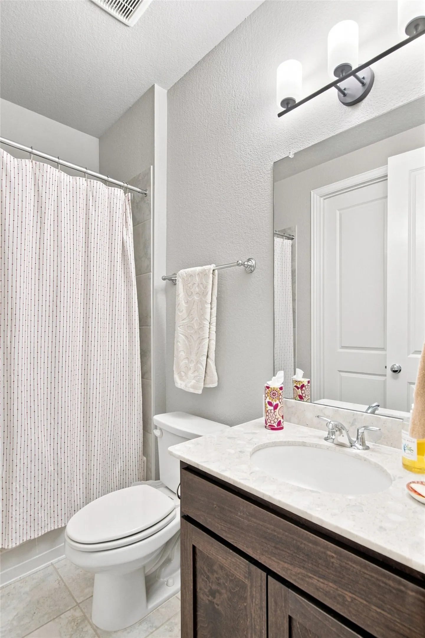 Single Family Residence For Sale in Denton County , 2913 Sundial Lane, Northlake, Texas 76247, 3 Bedroom, 3 Bathroom, 3 Garage spaces, 2,518 Sqft, built in 2020, mls#21356952, Real Estate Agent in Northlake, Homes For Sale in Denton county, Homes For Sale in Northlake, Realtor in Northlake Texas, Real Estate Brokerage Independent Realty Texas, Luminita Cordes Realtor