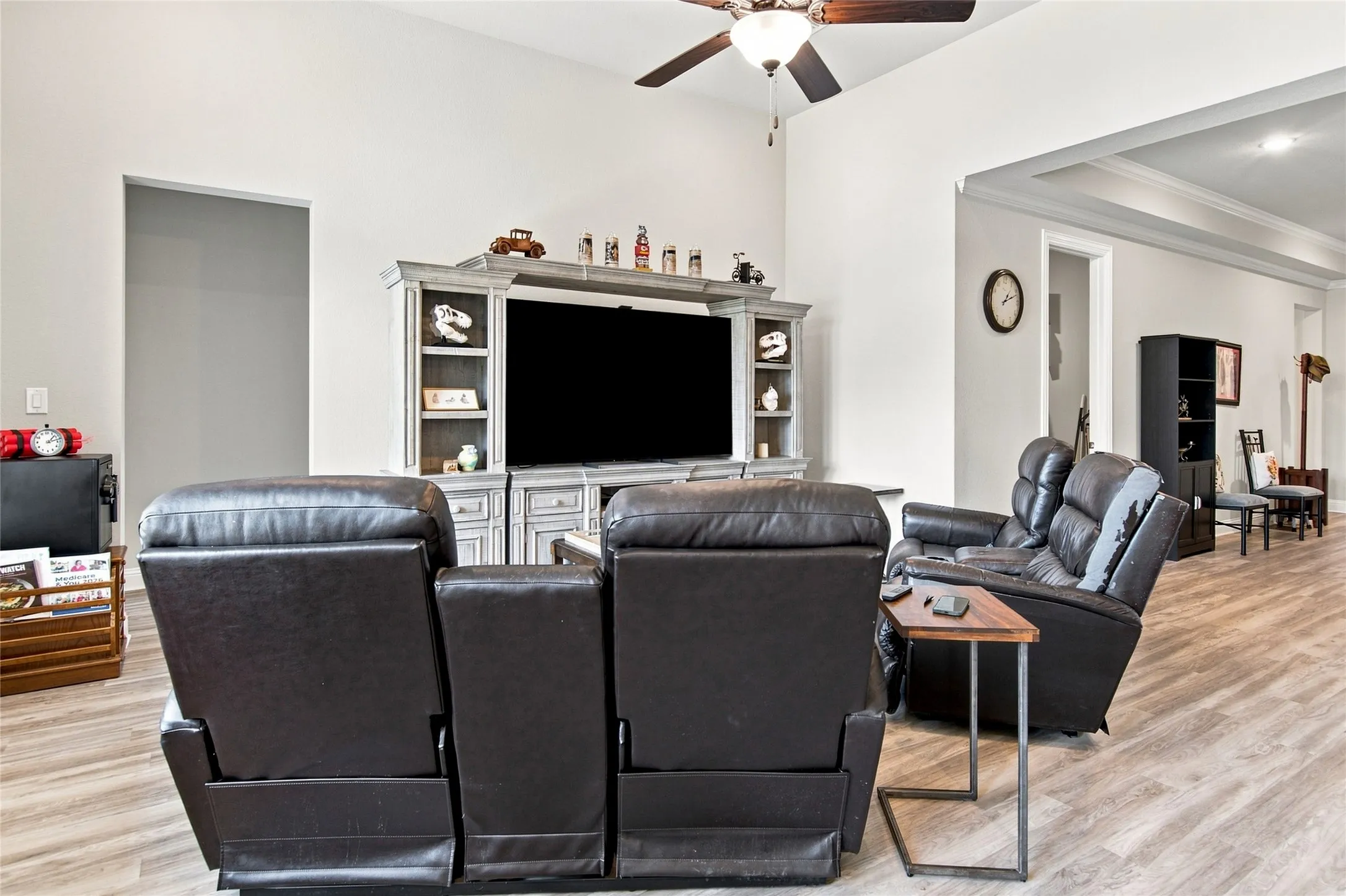 Single Family Residence For Sale in Denton County , 2913 Sundial Lane, Northlake, Texas 76247, 3 Bedroom, 3 Bathroom, 3 Garage spaces, 2,518 Sqft, built in 2020, mls#21356952, Real Estate Agent in Northlake, Homes For Sale in Denton county, Homes For Sale in Northlake, Realtor in Northlake Texas, Real Estate Brokerage Independent Realty Texas, Luminita Cordes Realtor
