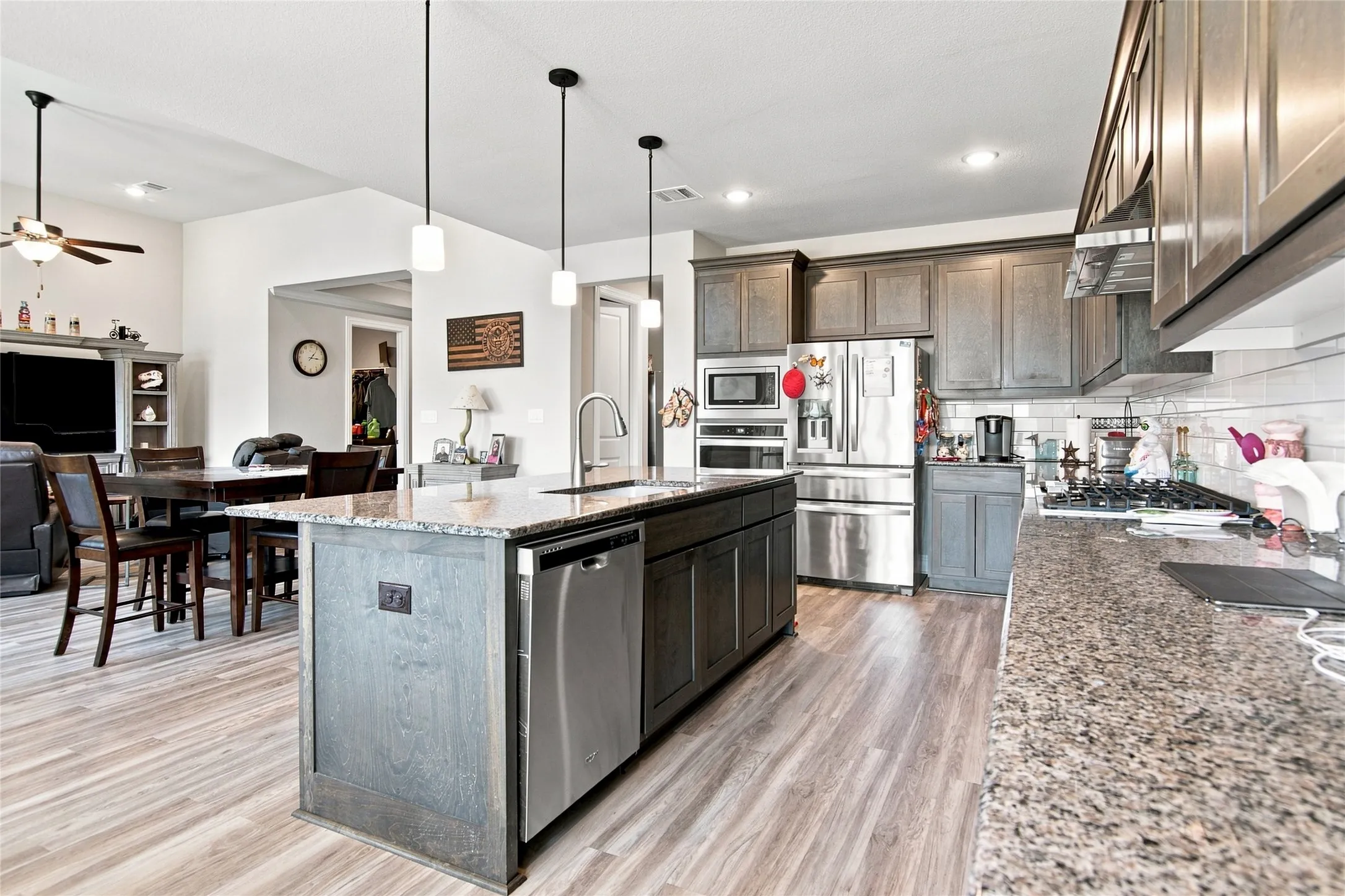 Single Family Residence For Sale in Denton County , 2913 Sundial Lane, Northlake, Texas 76247, 3 Bedroom, 3 Bathroom, 3 Garage spaces, 2,518 Sqft, built in 2020, mls#21356952, Real Estate Agent in Northlake, Homes For Sale in Denton county, Homes For Sale in Northlake, Realtor in Northlake Texas, Real Estate Brokerage Independent Realty Texas, Luminita Cordes Realtor