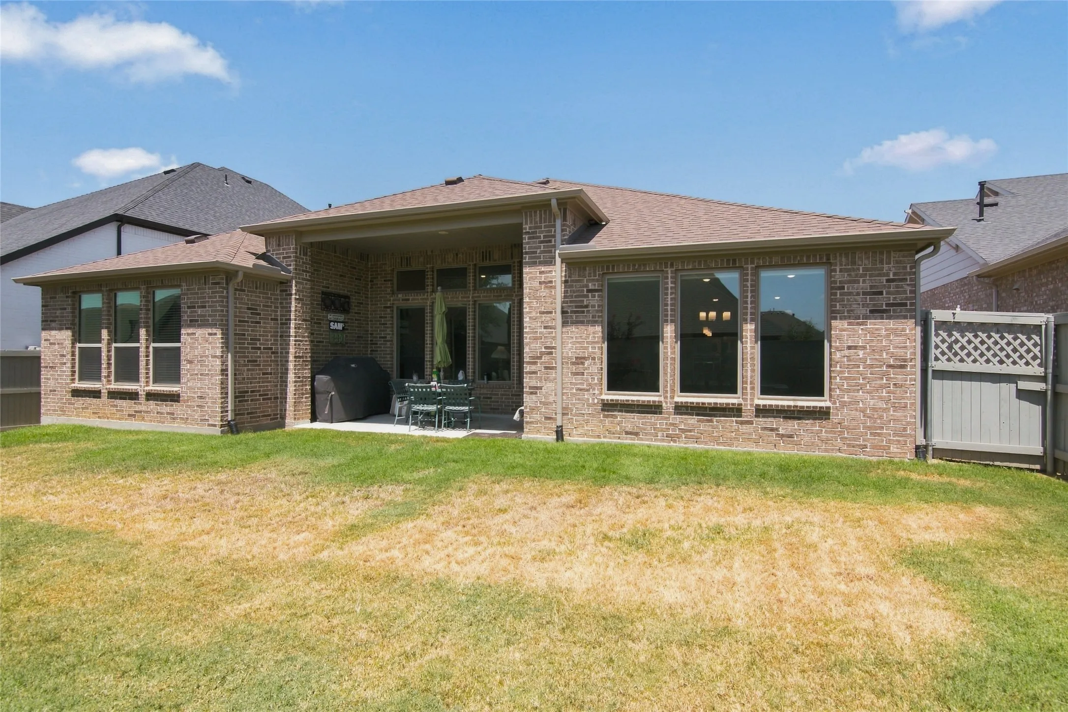 Single Family Residence For Sale in Denton County , 2913 Sundial Lane, Northlake, Texas 76247, 3 Bedroom, 3 Bathroom, 3 Garage spaces, 2,518 Sqft, built in 2020, mls#21356952, Real Estate Agent in Northlake, Homes For Sale in Denton county, Homes For Sale in Northlake, Realtor in Northlake Texas, Real Estate Brokerage Independent Realty Texas, Luminita Cordes Realtor