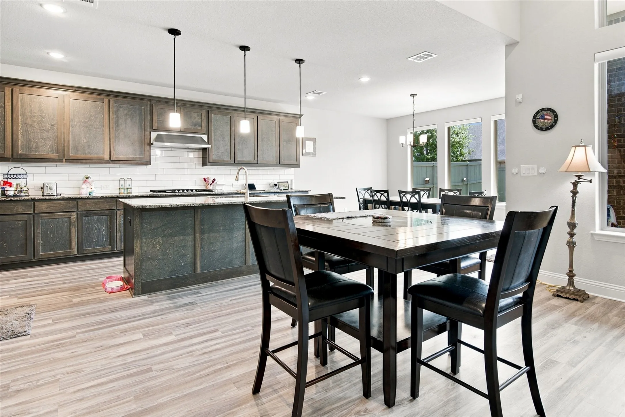 Single Family Residence For Sale in Denton County , 2913 Sundial Lane, Northlake, Texas 76247, 3 Bedroom, 3 Bathroom, 3 Garage spaces, 2,518 Sqft, built in 2020, mls#21356952, Real Estate Agent in Northlake, Homes For Sale in Denton county, Homes For Sale in Northlake, Realtor in Northlake Texas, Real Estate Brokerage Independent Realty Texas, Luminita Cordes Realtor