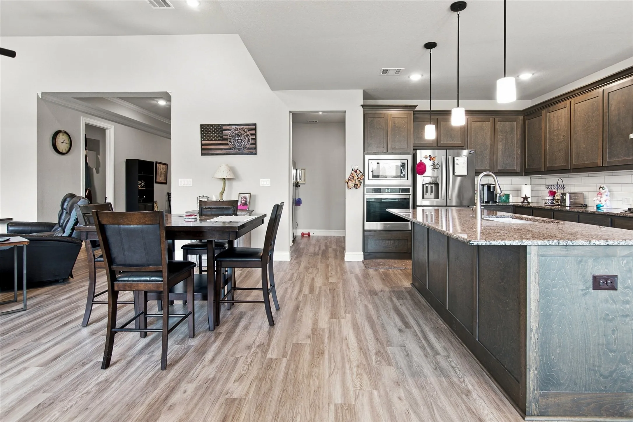 Single Family Residence For Sale in Denton County , 2913 Sundial Lane, Northlake, Texas 76247, 3 Bedroom, 3 Bathroom, 3 Garage spaces, 2,518 Sqft, built in 2020, mls#21356952, Real Estate Agent in Northlake, Homes For Sale in Denton county, Homes For Sale in Northlake, Realtor in Northlake Texas, Real Estate Brokerage Independent Realty Texas, Luminita Cordes Realtor