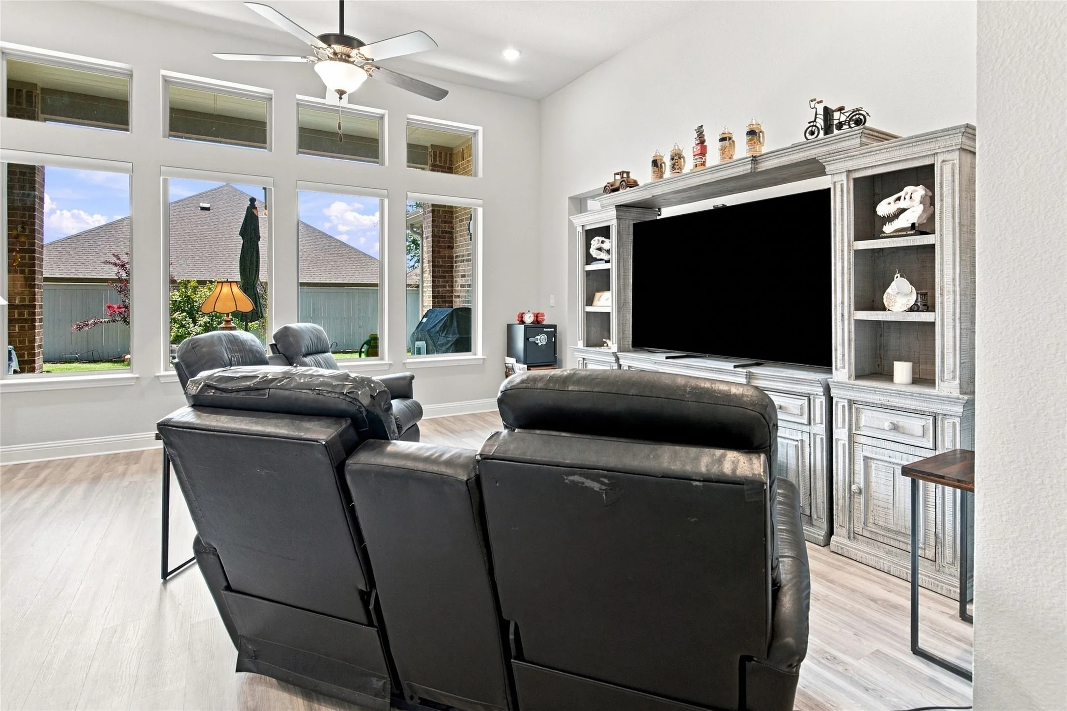 Single Family Residence For Sale in Denton County , 2913 Sundial Lane, Northlake, Texas 76247, 3 Bedroom, 3 Bathroom, 3 Garage spaces, 2,518 Sqft, built in 2020, mls#21356952, Real Estate Agent in Northlake, Homes For Sale in Denton county, Homes For Sale in Northlake, Realtor in Northlake Texas, Real Estate Brokerage Independent Realty Texas, Luminita Cordes Realtor