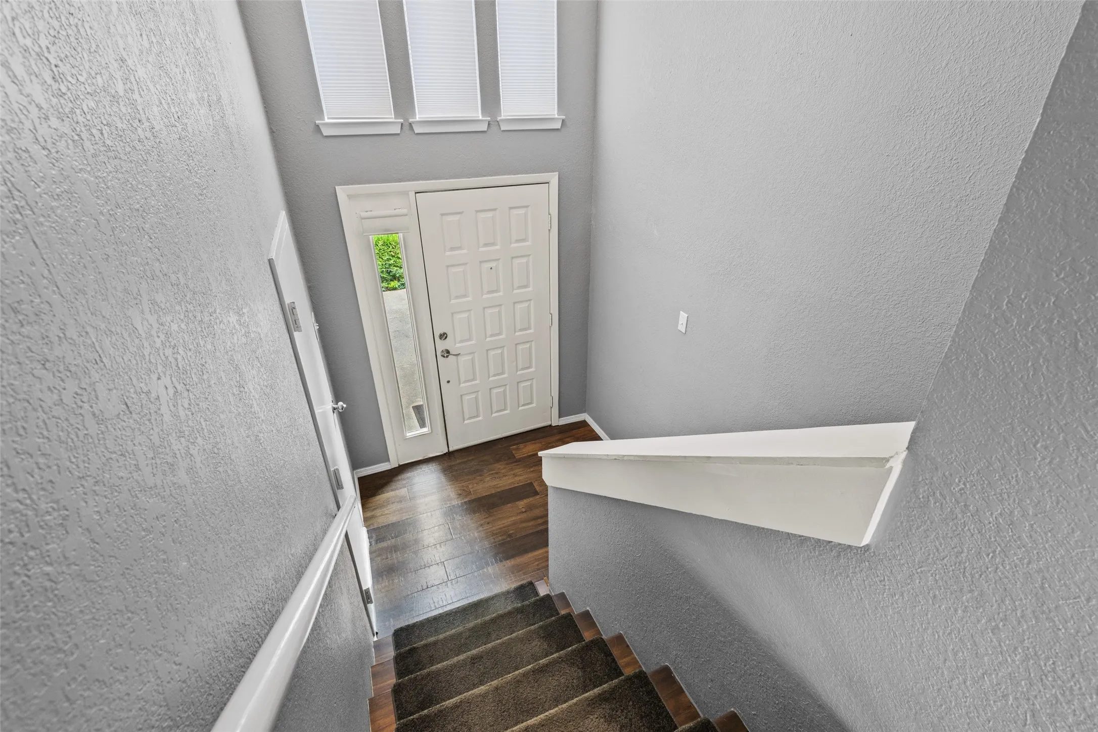 Single Family Residence For Sale in Grayson County , 106 Summer Place Circle, Pottsboro, Texas 75076, 2 Bedroom, 3 Bathroom, 1 Garage spaces, 1,211 Sqft, built in 1984, mls#21355920, Real Estate Agent in Pottsboro, Homes For Sale in Grayson county, Homes For Sale in Pottsboro, Realtor in Pottsboro Texas, Real Estate Brokerage Independent Realty Texas, Luminita Cordes Realtor