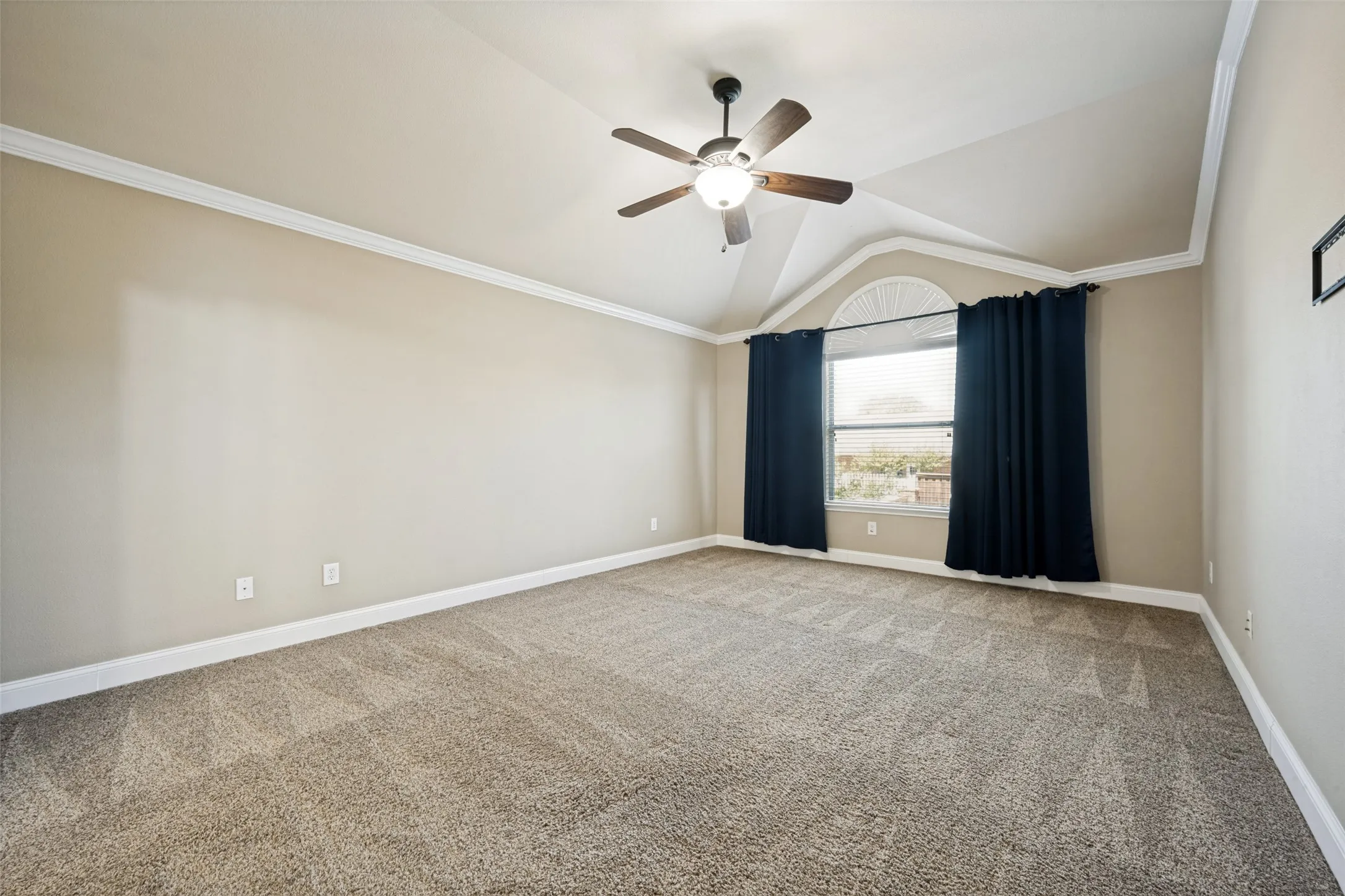 Single Family Residence For Sale in Denton County , 2909 Lighthouse Drive, Denton, Texas 76210, 5 Bedroom, 3 Bathroom, 2 Garage spaces, 3,088 Sqft, built in 2005, mls#21356953, Real Estate Agent in Denton, Homes For Sale in Denton county, Homes For Sale in Denton, Realtor in Denton Texas, Real Estate Brokerage Independent Realty Texas, Luminita Cordes Realtor