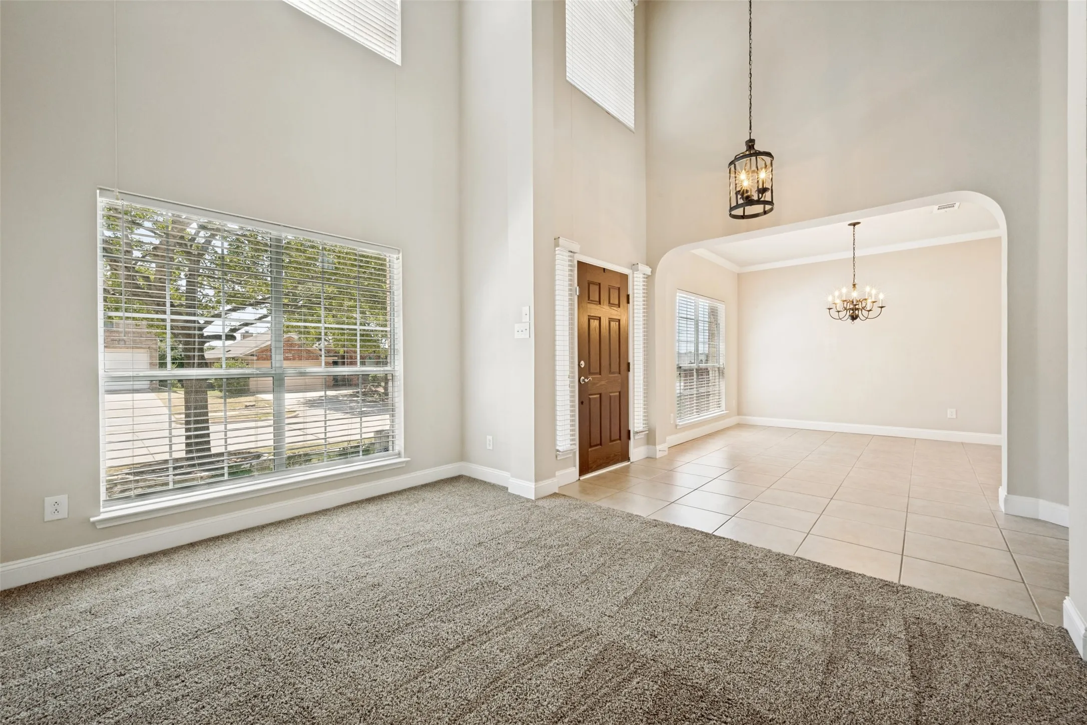 Single Family Residence For Sale in Denton County , 2909 Lighthouse Drive, Denton, Texas 76210, 5 Bedroom, 3 Bathroom, 2 Garage spaces, 3,088 Sqft, built in 2005, mls#21356953, Real Estate Agent in Denton, Homes For Sale in Denton county, Homes For Sale in Denton, Realtor in Denton Texas, Real Estate Brokerage Independent Realty Texas, Luminita Cordes Realtor
