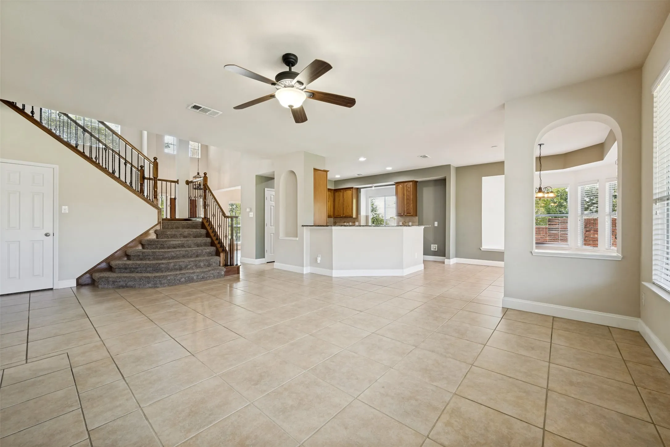 Single Family Residence For Sale in Denton County , 2909 Lighthouse Drive, Denton, Texas 76210, 5 Bedroom, 3 Bathroom, 2 Garage spaces, 3,088 Sqft, built in 2005, mls#21356953, Real Estate Agent in Denton, Homes For Sale in Denton county, Homes For Sale in Denton, Realtor in Denton Texas, Real Estate Brokerage Independent Realty Texas, Luminita Cordes Realtor