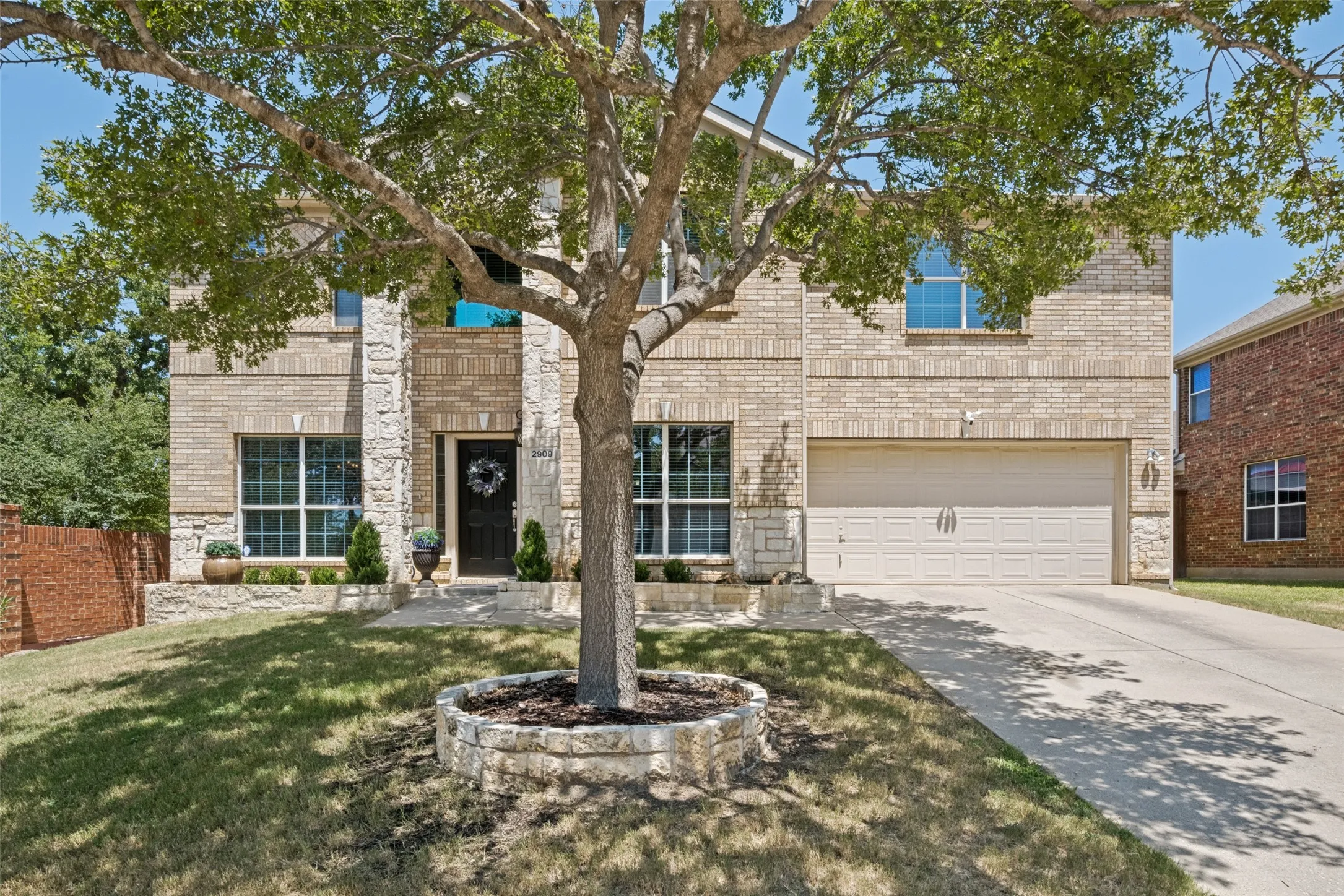 Single Family Residence For Sale in Denton County , 2909 Lighthouse Drive, Denton, Texas 76210, 5 Bedroom, 3 Bathroom, 2 Garage spaces, 3,088 Sqft, built in 2005, mls#21356953, Real Estate Agent in Denton, Homes For Sale in Denton county, Homes For Sale in Denton, Realtor in Denton Texas, Real Estate Brokerage Independent Realty Texas, Luminita Cordes Realtor