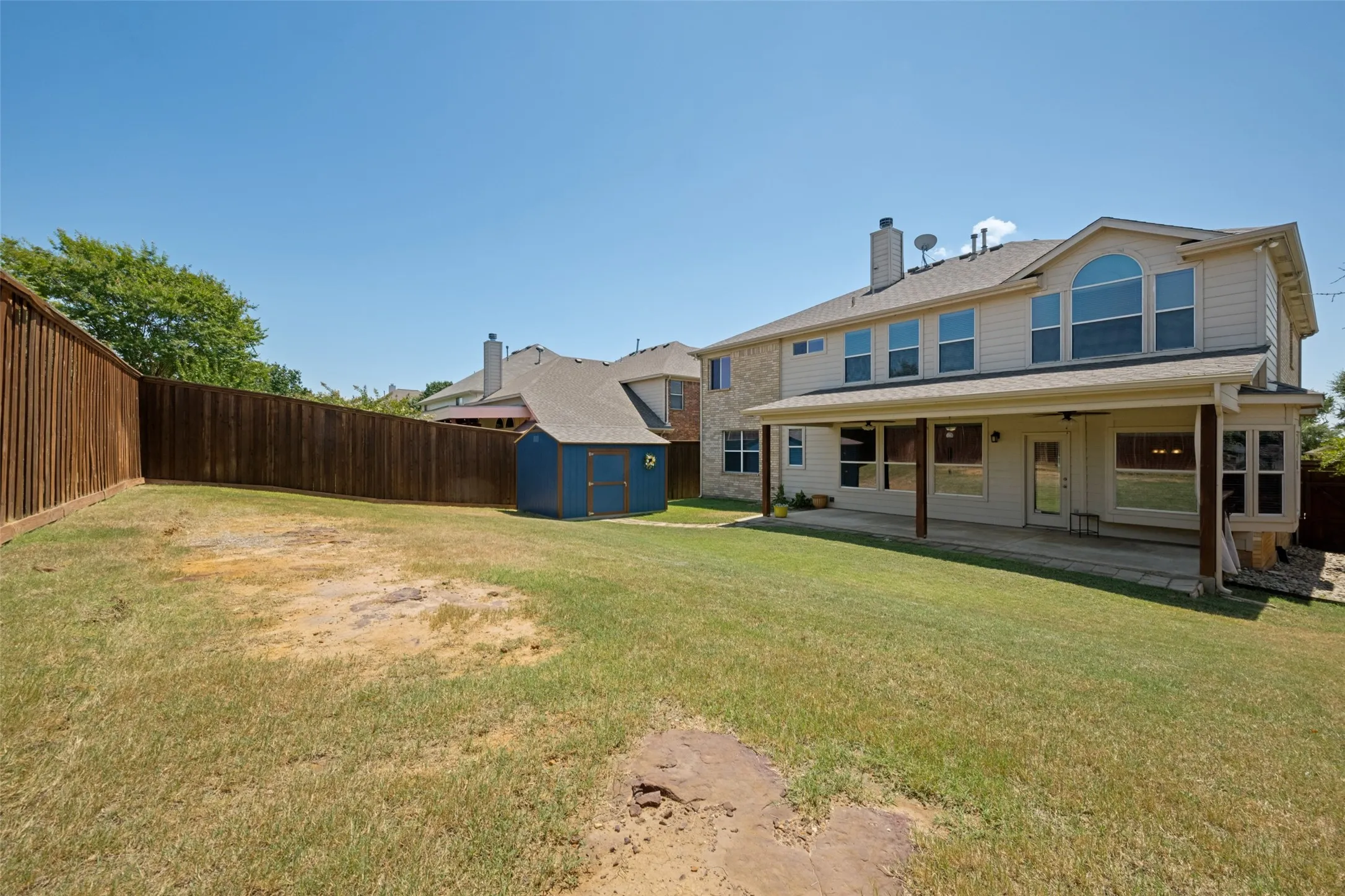 Single Family Residence For Sale in Denton County , 2909 Lighthouse Drive, Denton, Texas 76210, 5 Bedroom, 3 Bathroom, 2 Garage spaces, 3,088 Sqft, built in 2005, mls#21356953, Real Estate Agent in Denton, Homes For Sale in Denton county, Homes For Sale in Denton, Realtor in Denton Texas, Real Estate Brokerage Independent Realty Texas, Luminita Cordes Realtor