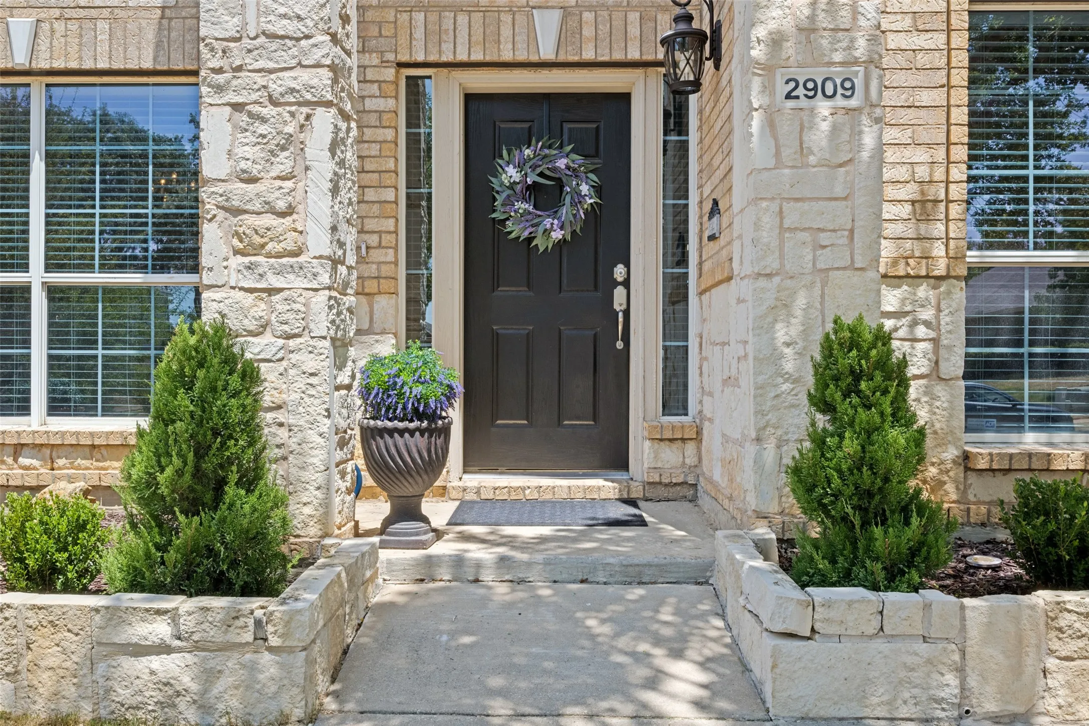 Single Family Residence For Sale in Denton County , 2909 Lighthouse Drive, Denton, Texas 76210, 5 Bedroom, 3 Bathroom, 2 Garage spaces, 3,088 Sqft, built in 2005, mls#21356953, Real Estate Agent in Denton, Homes For Sale in Denton county, Homes For Sale in Denton, Realtor in Denton Texas, Real Estate Brokerage Independent Realty Texas, Luminita Cordes Realtor