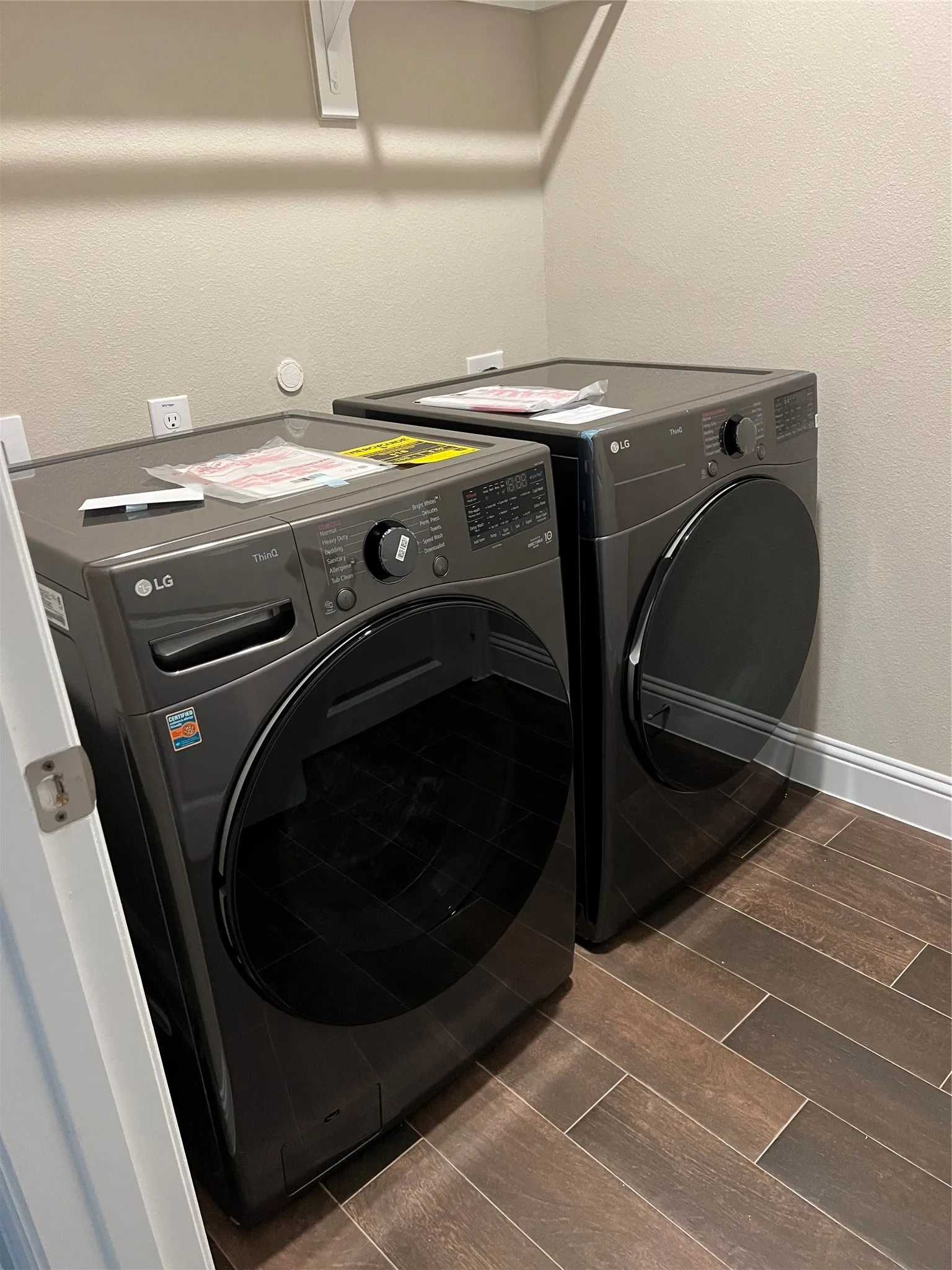 Single Family Residence For Rent in Collin County , 15779 Mossy Oak Lane, Frisco, Texas 75035, 5 Bedroom, 4 Bathroom, 2 Garage spaces, 2,633 Sqft, built in 2021, mls#21356957, Real Estate Agent in Frisco, Homes For Rent in Collin county, Homes For Rent in Frisco, Realtor in Frisco Texas, Real Estate Brokerage Independent Realty Texas, Luminita Cordes Realtor