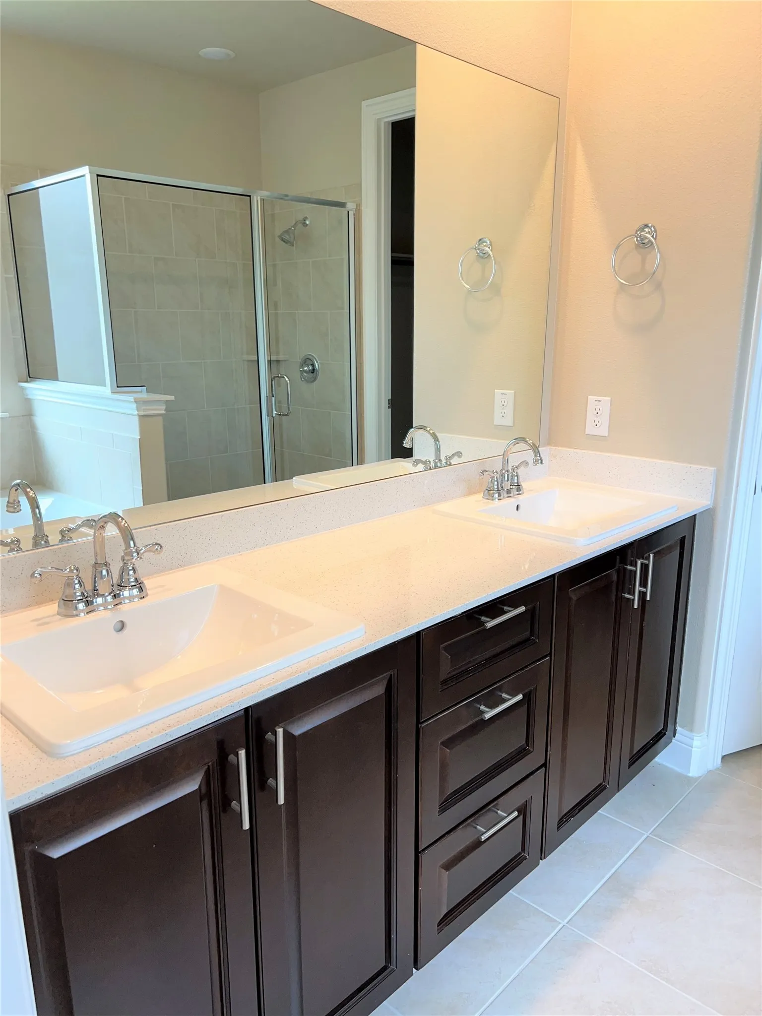 Single Family Residence For Rent in Collin County , 15779 Mossy Oak Lane, Frisco, Texas 75035, 5 Bedroom, 4 Bathroom, 2 Garage spaces, 2,633 Sqft, built in 2021, mls#21356957, Real Estate Agent in Frisco, Homes For Rent in Collin county, Homes For Rent in Frisco, Realtor in Frisco Texas, Real Estate Brokerage Independent Realty Texas, Luminita Cordes Realtor