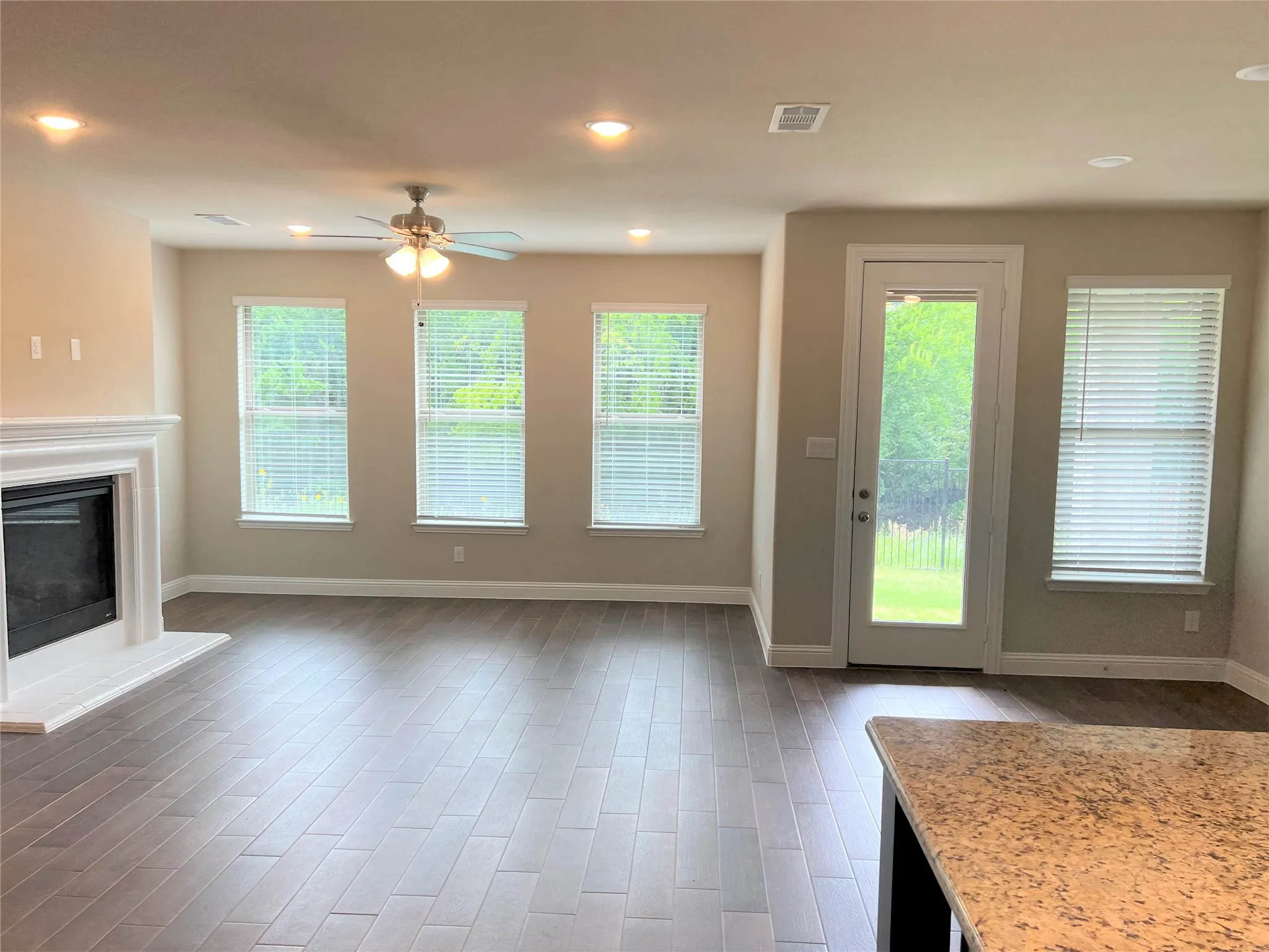 Single Family Residence For Rent in Collin County , 15779 Mossy Oak Lane, Frisco, Texas 75035, 5 Bedroom, 4 Bathroom, 2 Garage spaces, 2,633 Sqft, built in 2021, mls#21356957, Real Estate Agent in Frisco, Homes For Rent in Collin county, Homes For Rent in Frisco, Realtor in Frisco Texas, Real Estate Brokerage Independent Realty Texas, Luminita Cordes Realtor