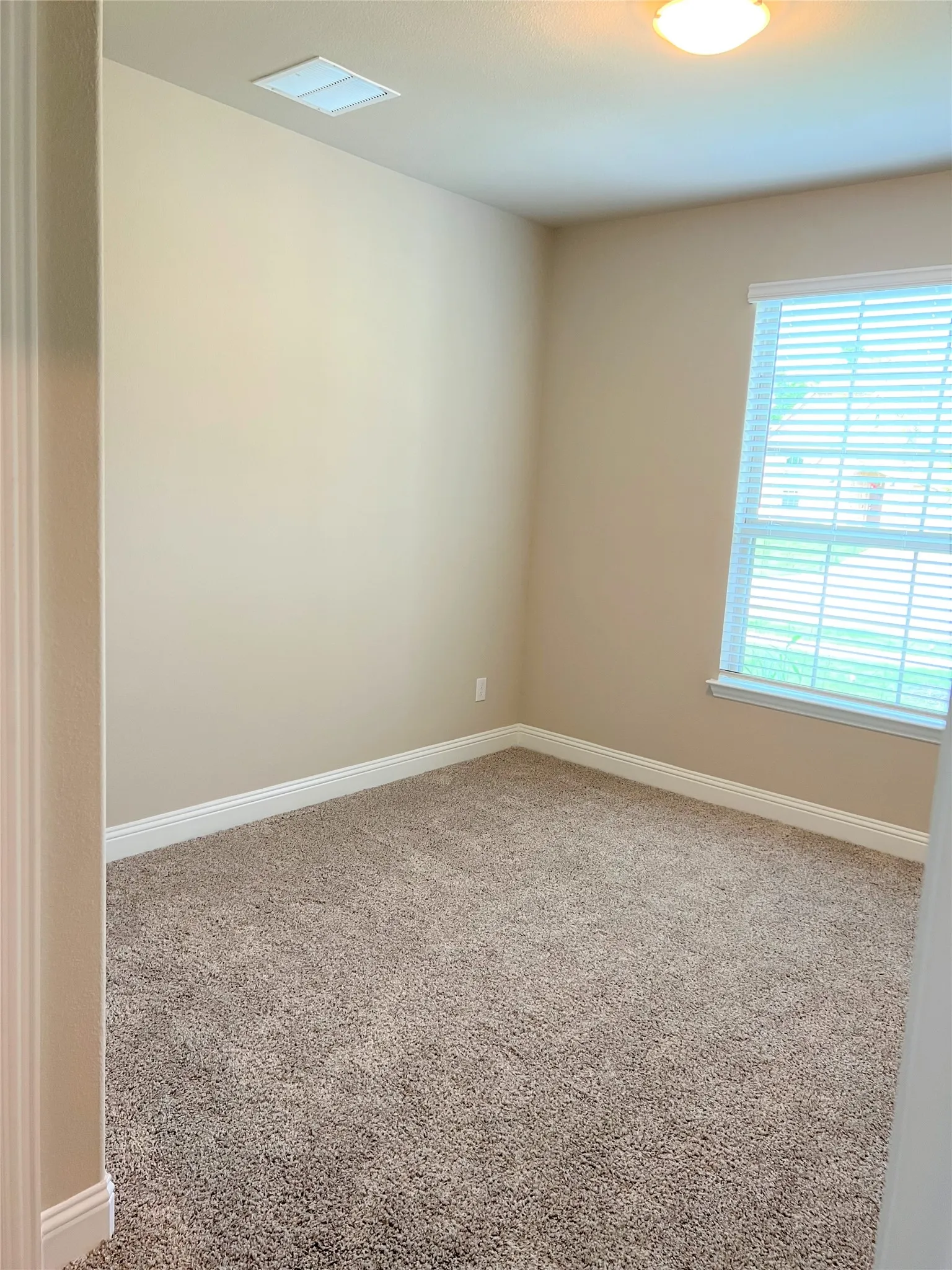 Single Family Residence For Rent in Collin County , 15779 Mossy Oak Lane, Frisco, Texas 75035, 5 Bedroom, 4 Bathroom, 2 Garage spaces, 2,633 Sqft, built in 2021, mls#21356957, Real Estate Agent in Frisco, Homes For Rent in Collin county, Homes For Rent in Frisco, Realtor in Frisco Texas, Real Estate Brokerage Independent Realty Texas, Luminita Cordes Realtor