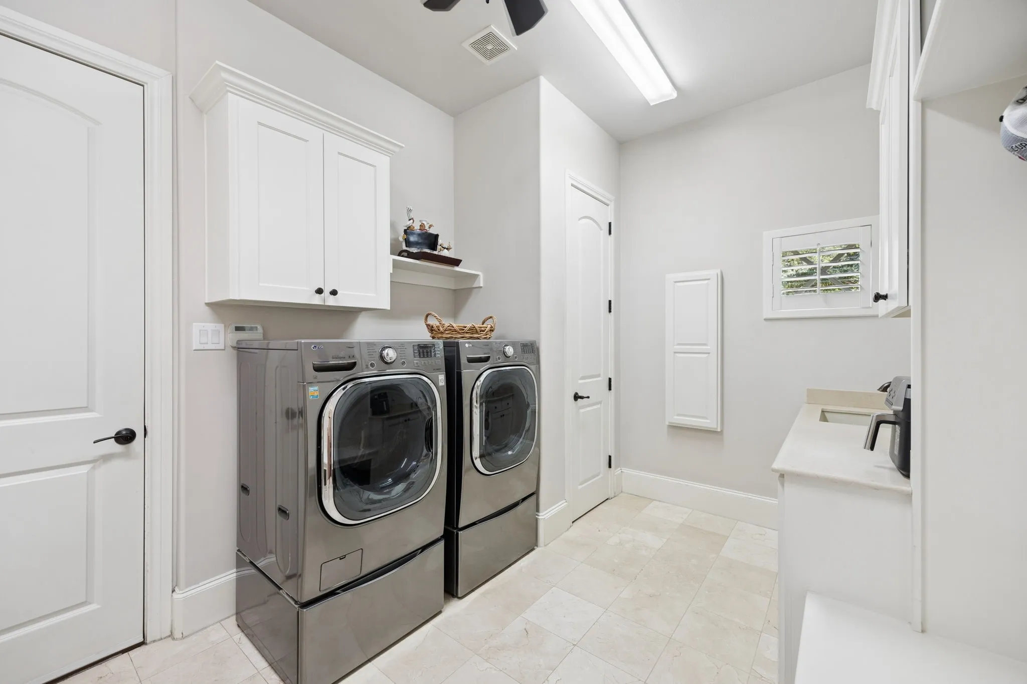 Single Family Residence For Sale in Tarrant County , 900 Aspen Ridge Drive, Southlake, Texas 76092, 4 Bedroom, 4 Bathroom, 3 Garage spaces, 4,224 Sqft, built in 2009, mls#21350986, Real Estate Agent in Southlake, Homes For Sale in Tarrant county, Homes For Sale in Southlake, Realtor in Southlake Texas, Real Estate Brokerage Independent Realty Texas, Luminita Cordes Realtor