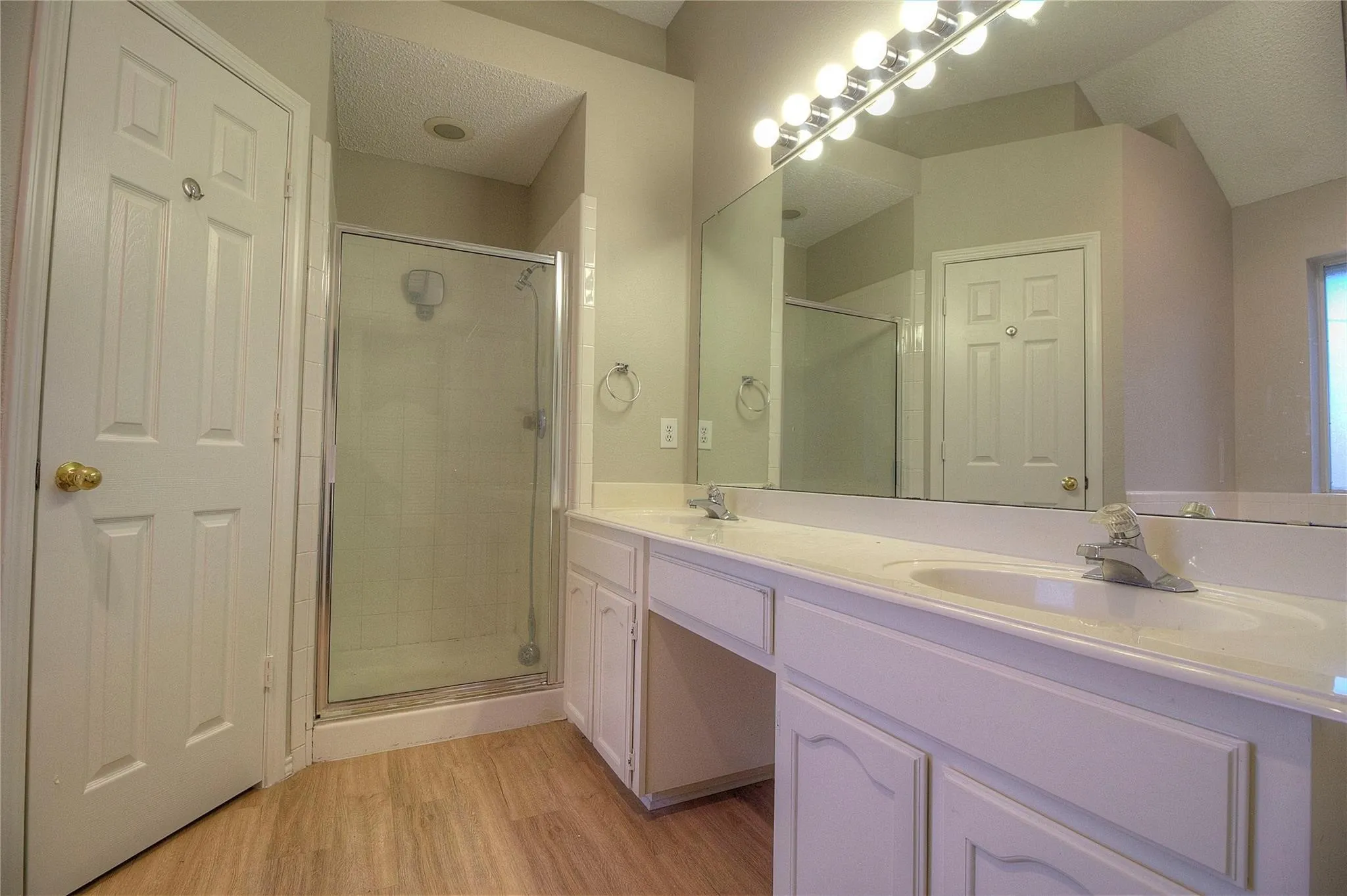 Single Family Residence For Rent in Tarrant County , 7409 Glen Drive, Watauga, Texas 76148, 3 Bedroom, 2 Bathroom, 2 Garage spaces, 1,643 Sqft, built in 1996, mls#21356954, Real Estate Agent in Watauga, Homes For Rent in Tarrant county, Homes For Rent in Watauga, Realtor in Watauga Texas, Real Estate Brokerage Independent Realty Texas, Luminita Cordes Realtor