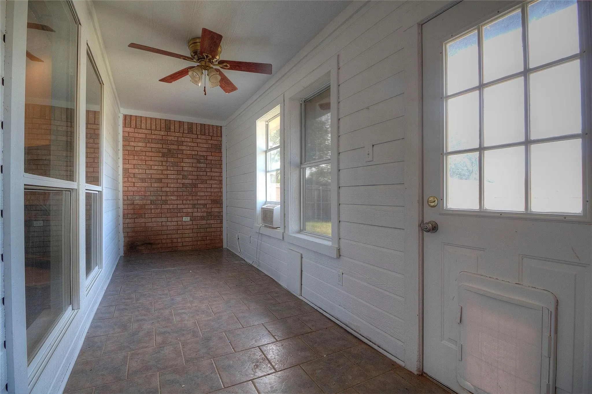 Single Family Residence For Rent in Tarrant County , 7409 Glen Drive, Watauga, Texas 76148, 3 Bedroom, 2 Bathroom, 2 Garage spaces, 1,643 Sqft, built in 1996, mls#21356954, Real Estate Agent in Watauga, Homes For Rent in Tarrant county, Homes For Rent in Watauga, Realtor in Watauga Texas, Real Estate Brokerage Independent Realty Texas, Luminita Cordes Realtor