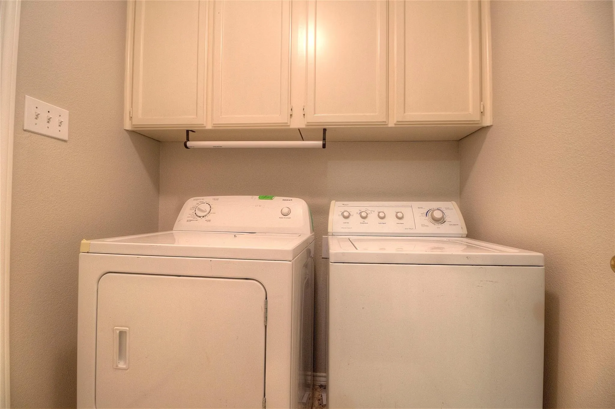 Single Family Residence For Rent in Tarrant County , 7409 Glen Drive, Watauga, Texas 76148, 3 Bedroom, 2 Bathroom, 2 Garage spaces, 1,643 Sqft, built in 1996, mls#21356954, Real Estate Agent in Watauga, Homes For Rent in Tarrant county, Homes For Rent in Watauga, Realtor in Watauga Texas, Real Estate Brokerage Independent Realty Texas, Luminita Cordes Realtor