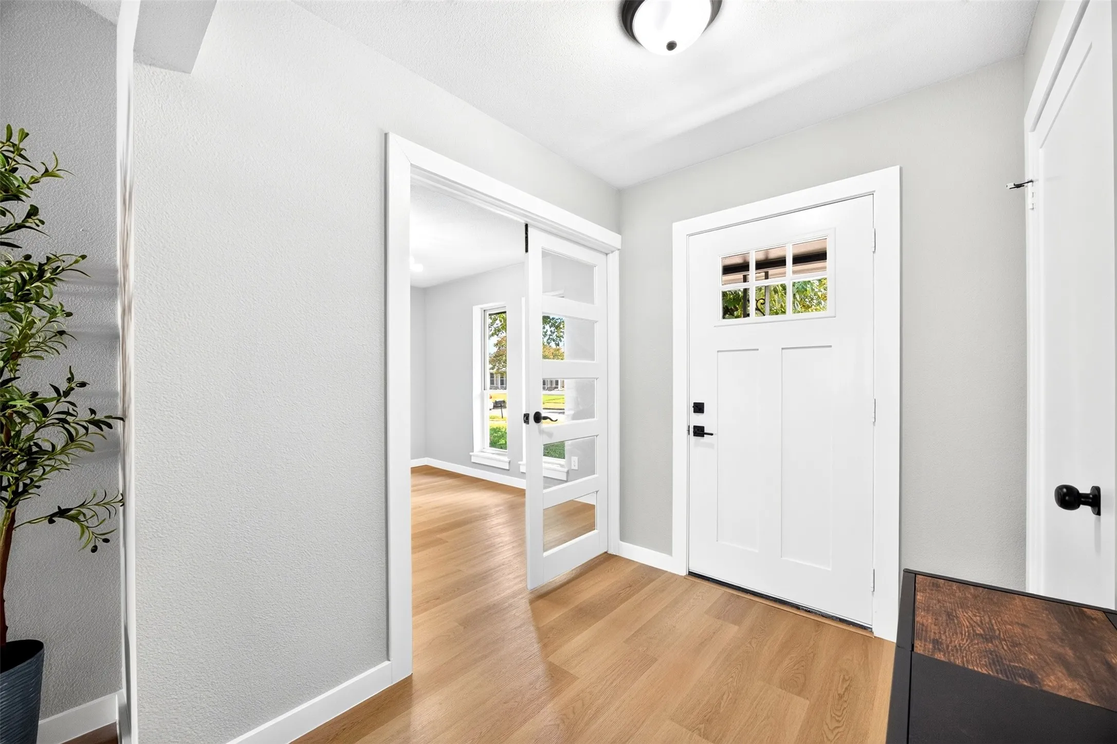 Single Family Residence For Sale in Dallas County , 3229 Brook Glen Drive, Garland, Texas 75044, 4 Bedroom, 2 Bathroom, 2 Garage spaces, 1,485 Sqft, built in 1975, mls#21355815, Real Estate Agent in Garland, Homes For Sale in Dallas county, Homes For Sale in Garland, Realtor in Garland Texas, Real Estate Brokerage Independent Realty Texas, Luminita Cordes Realtor