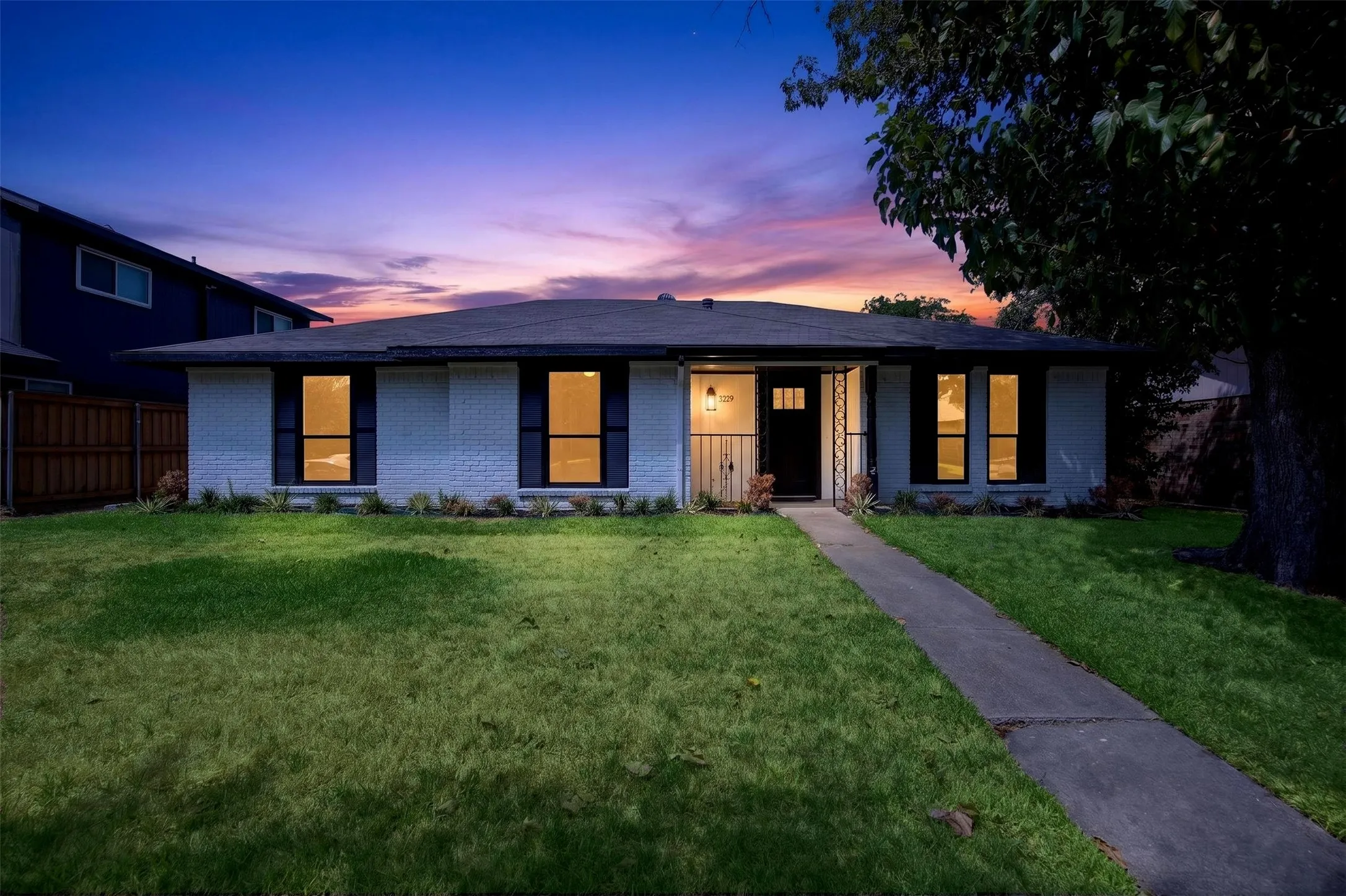Single Family Residence For Sale in Dallas County , 3229 Brook Glen Drive, Garland, Texas 75044, 4 Bedroom, 2 Bathroom, 2 Garage spaces, 1,485 Sqft, built in 1975, mls#21355815, Real Estate Agent in Garland, Homes For Sale in Dallas county, Homes For Sale in Garland, Realtor in Garland Texas, Real Estate Brokerage Independent Realty Texas, Luminita Cordes Realtor