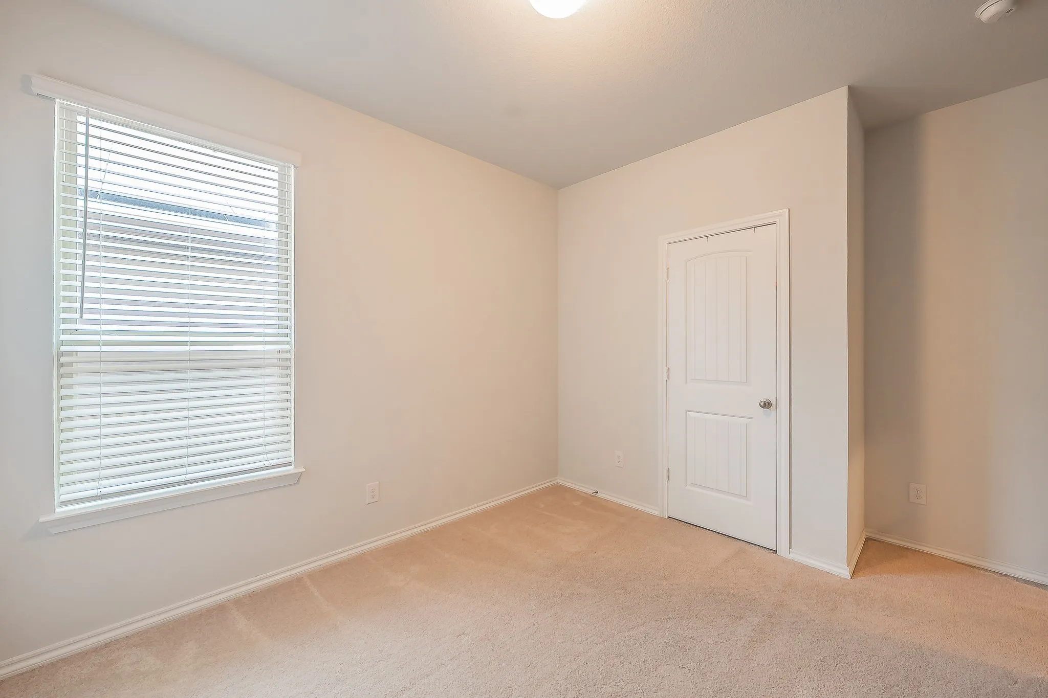 Single Family Residence For Rent in Denton County , 561 Concho Street, Aubrey, Texas 76227, 3 Bedroom, 2 Bathroom, 2 Garage spaces, 1,455 Sqft, built in 2020, mls#21352655, Real Estate Agent in Aubrey, Homes For Rent in Denton county, Homes For Rent in Aubrey, Realtor in Aubrey Texas, Real Estate Brokerage Independent Realty Texas, Luminita Cordes Realtor